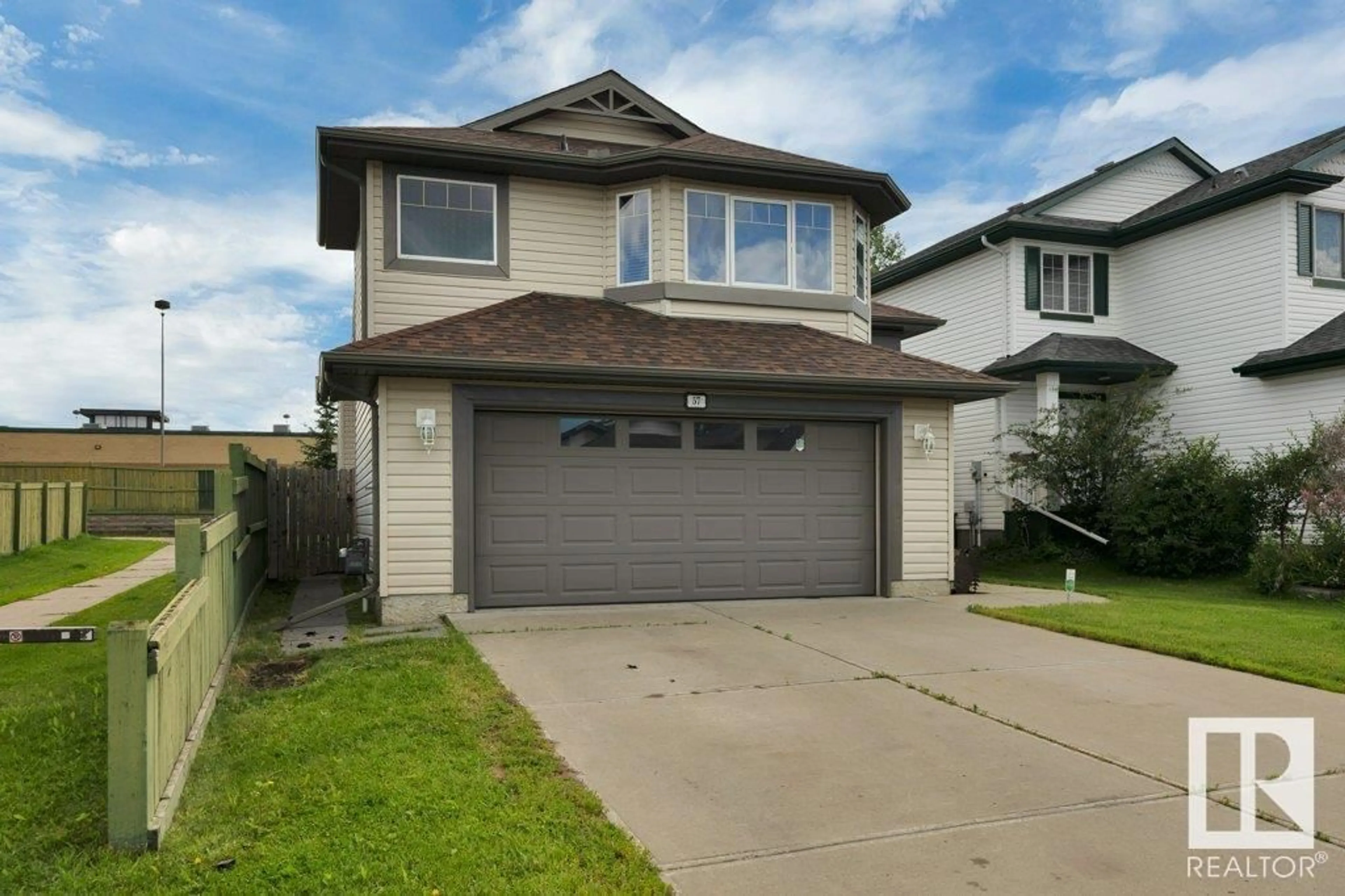 Home with vinyl exterior material, street for 57 CAVAN CR, Sherwood Park Alberta T8H2K6
