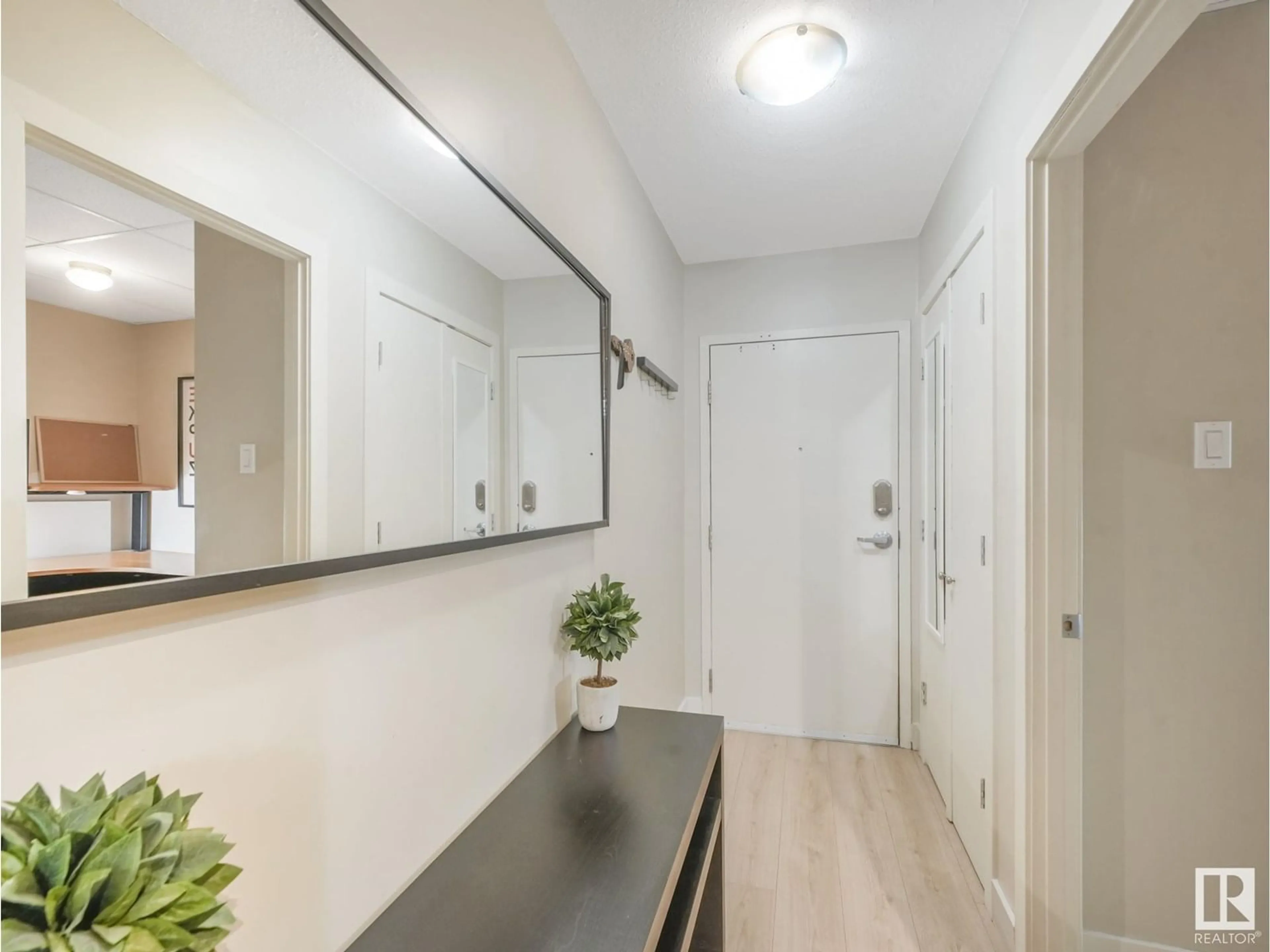 Indoor entryway for 102 - 9715 110 ST NW, Edmonton Alberta T5K2M1