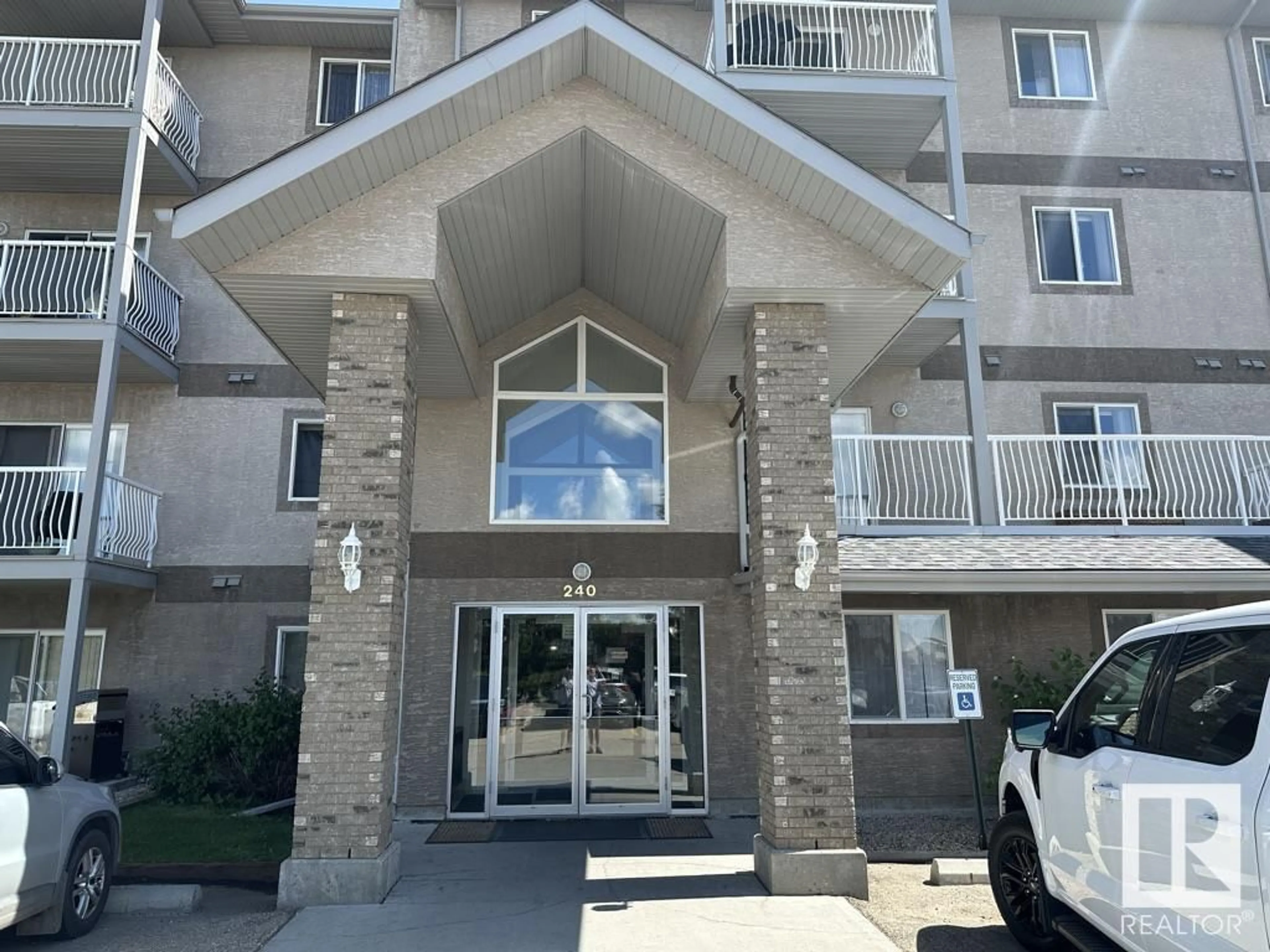 Indoor foyer for #321 - 240 SPRUCE RIDGE RD, Spruce Grove Alberta T7X0G5