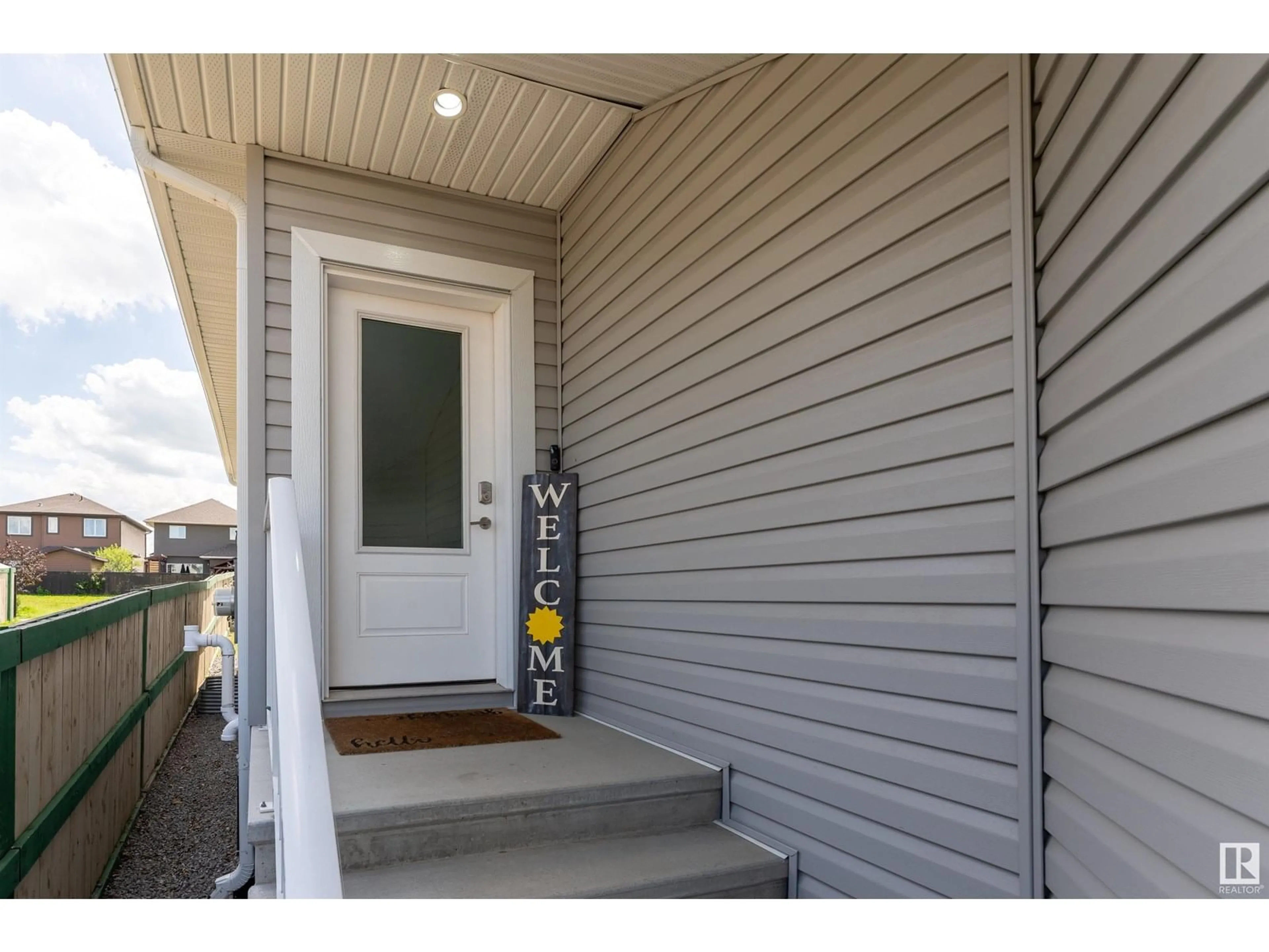 Indoor entryway for 51 ELM ST, Fort Saskatchewan Alberta T8L0R8