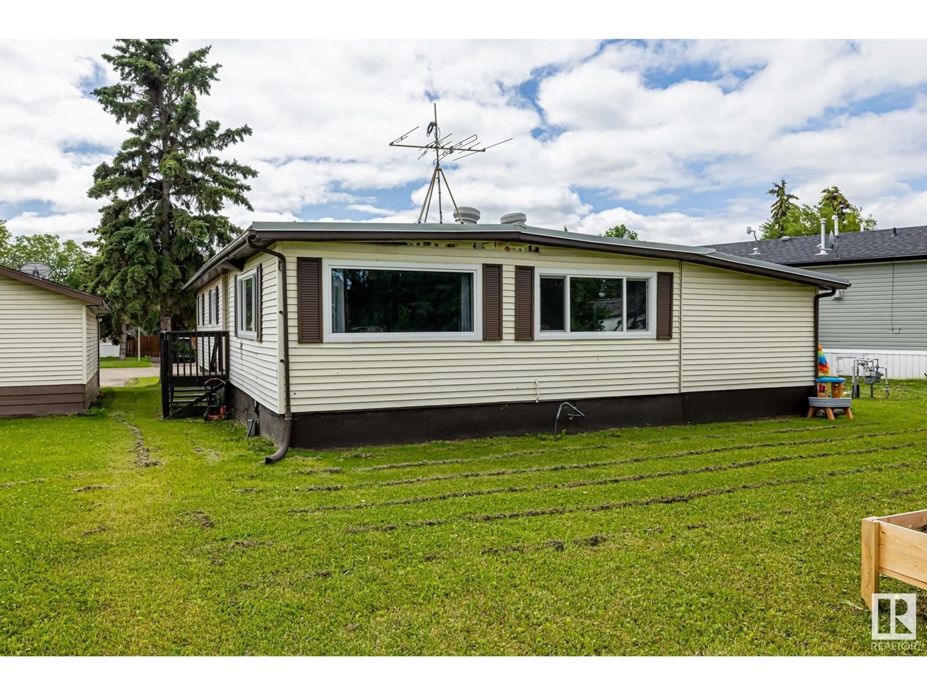 Home with vinyl exterior material, street for 41 - 4850 CENTRE ST, New Sarepta Alberta T0B3M0