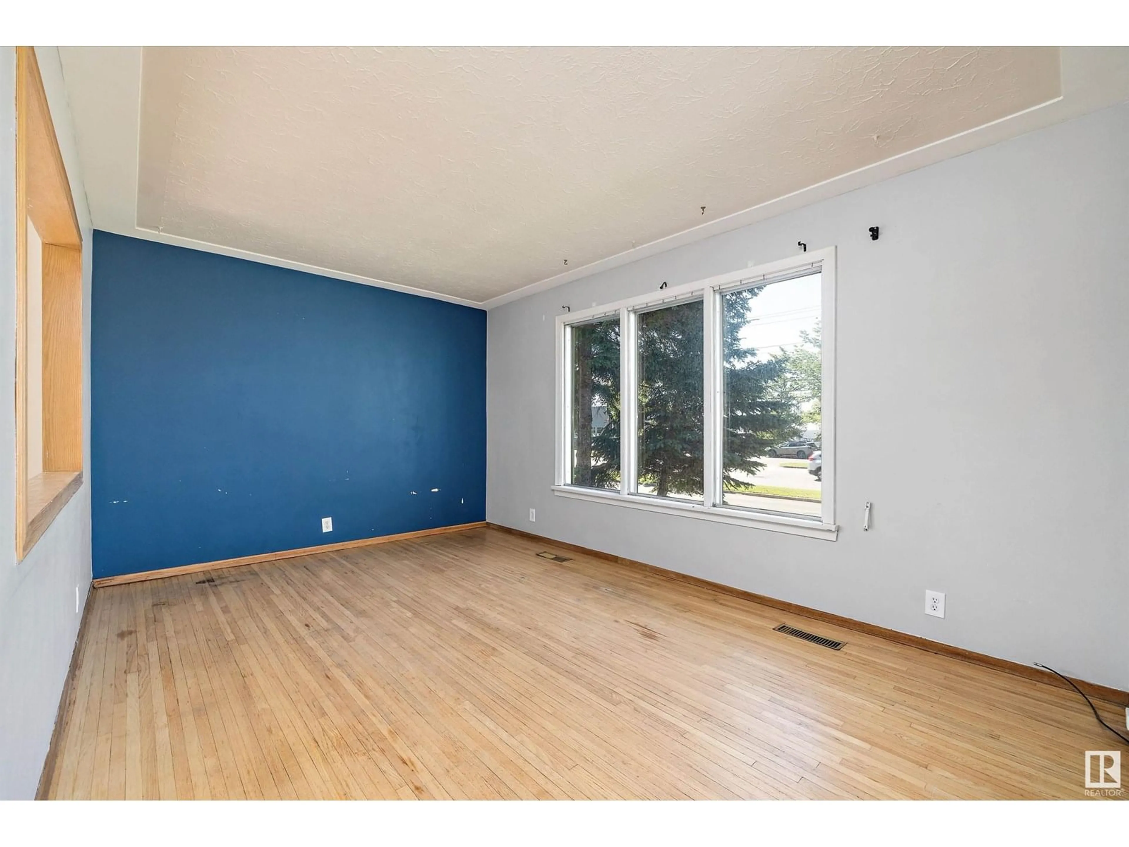 A pic of a room for 9736 63 AV, Edmonton Alberta T6E0G6