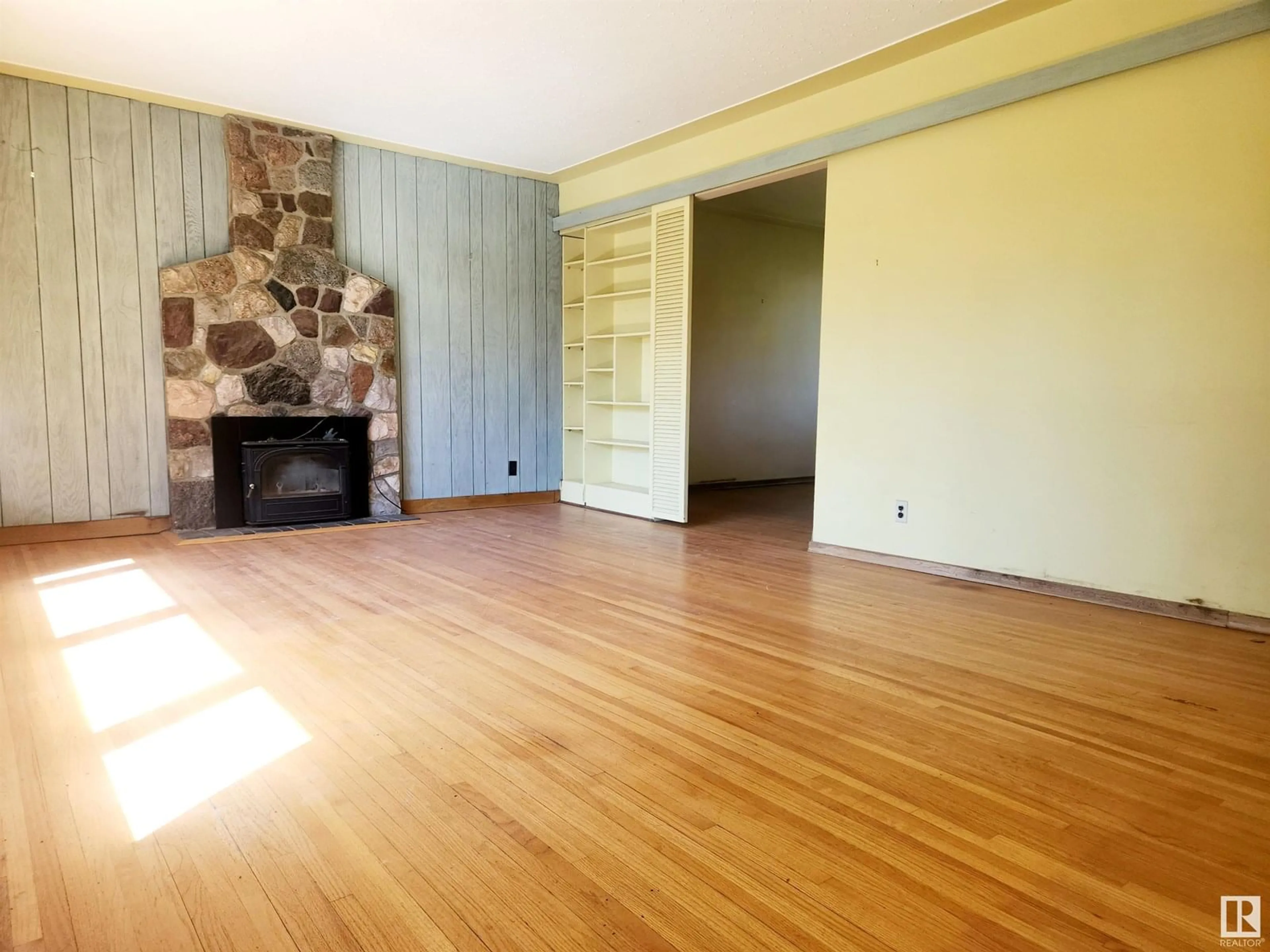 A pic of a room for 11614 71 AV, Edmonton Alberta T6G0A8