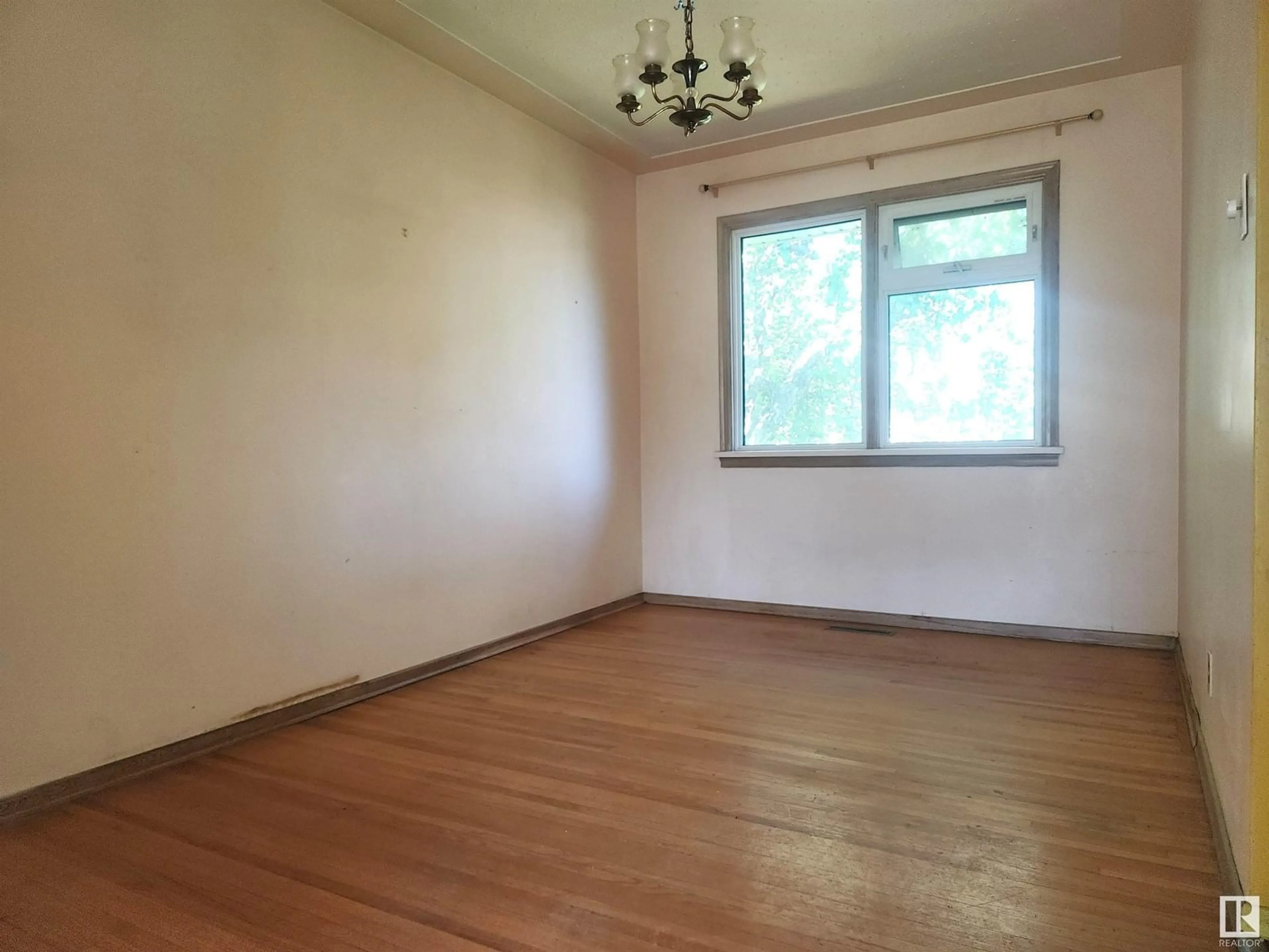 A pic of a room for 11614 71 AV, Edmonton Alberta T6G0A8