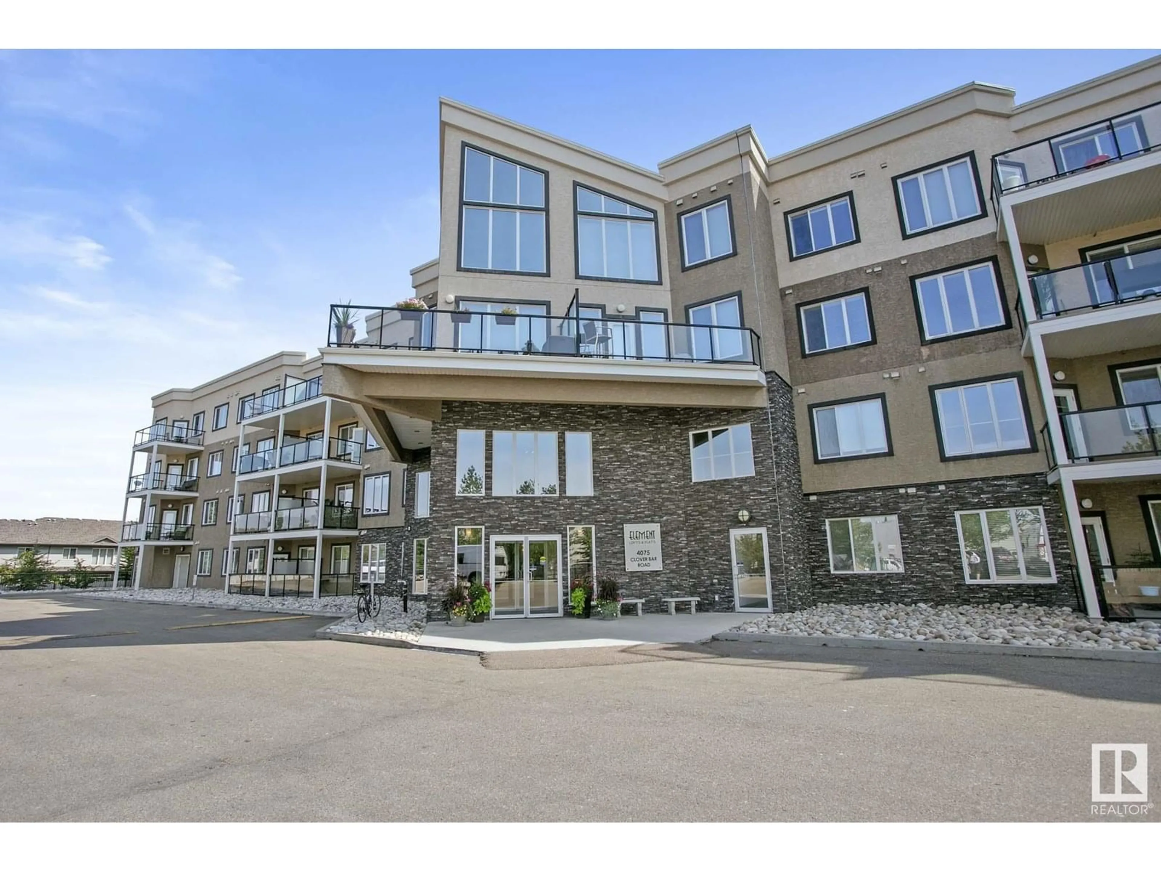 Patio, building for #311 - 4075 CLOVER BAR RD, Sherwood Park Alberta T8H0R6
