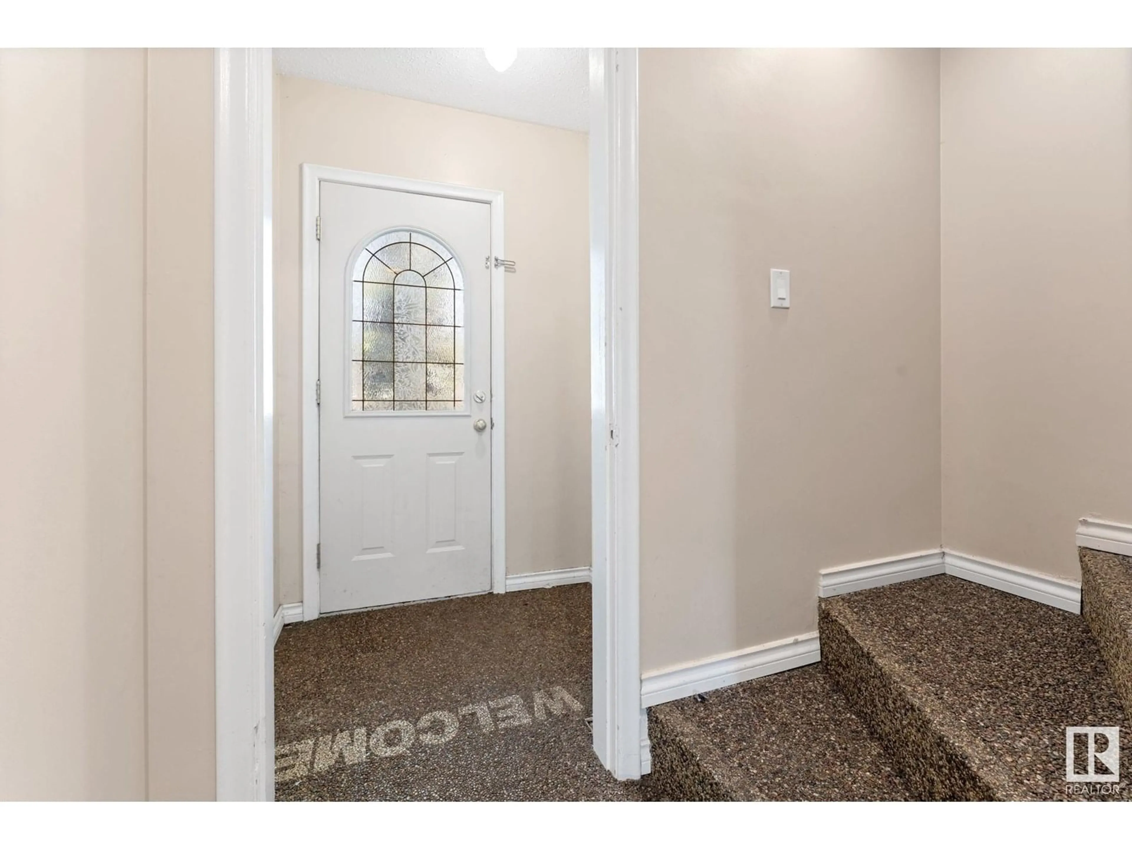 Indoor entryway for NW - 10907 62 AV, Edmonton Alberta T6H1N3