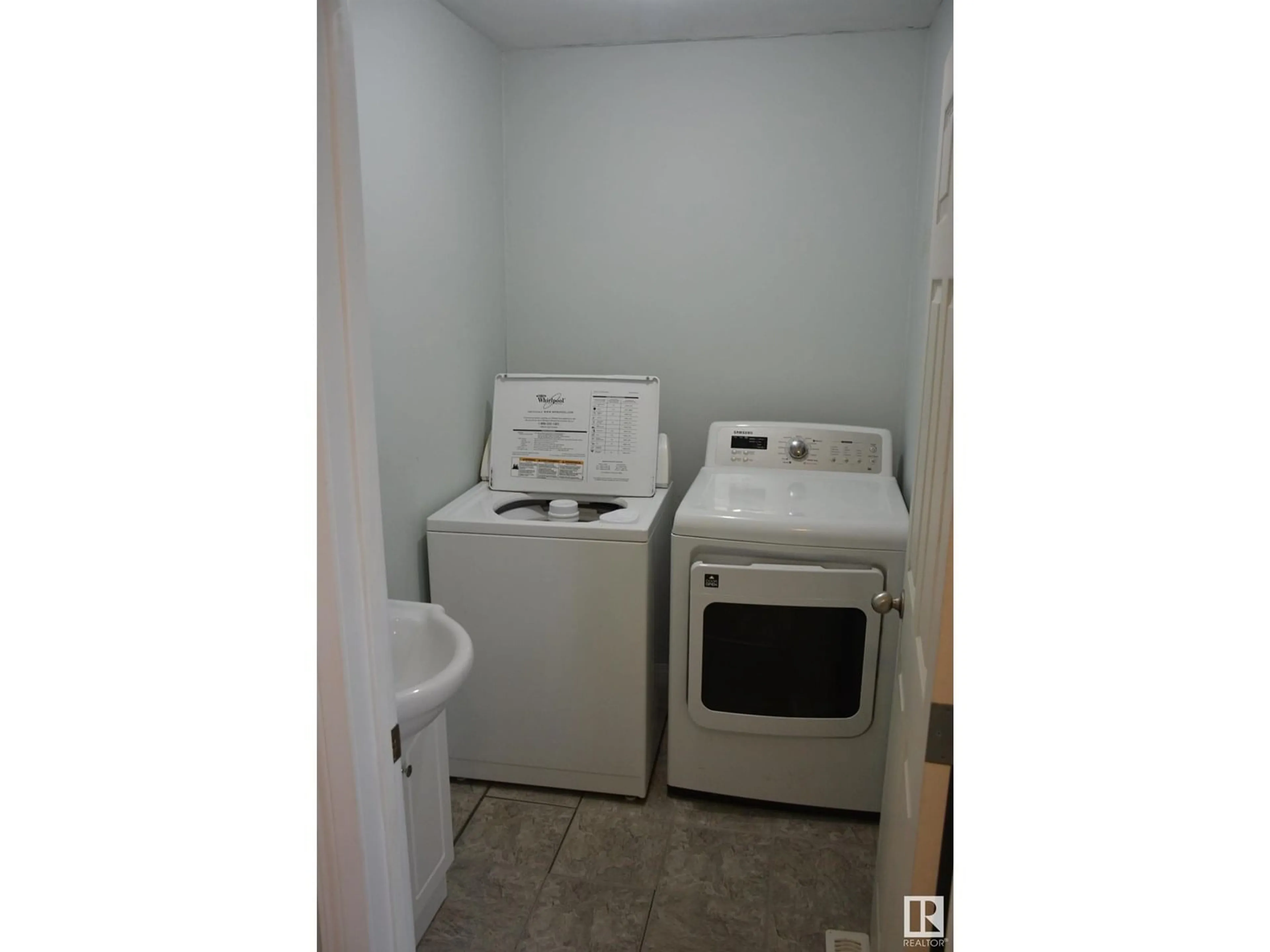 Laundry room for 4808 50 ST, Barrhead Alberta T7N1G5