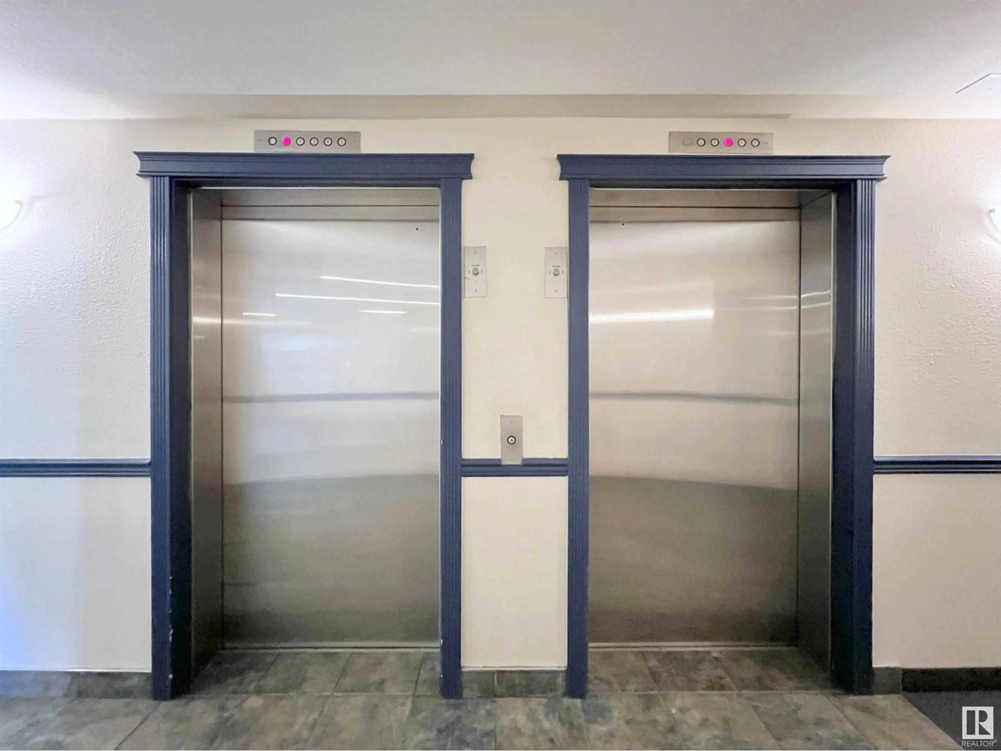 Indoor foyer for NW - 315 11325 83 ST, Edmonton Alberta T5B4W5