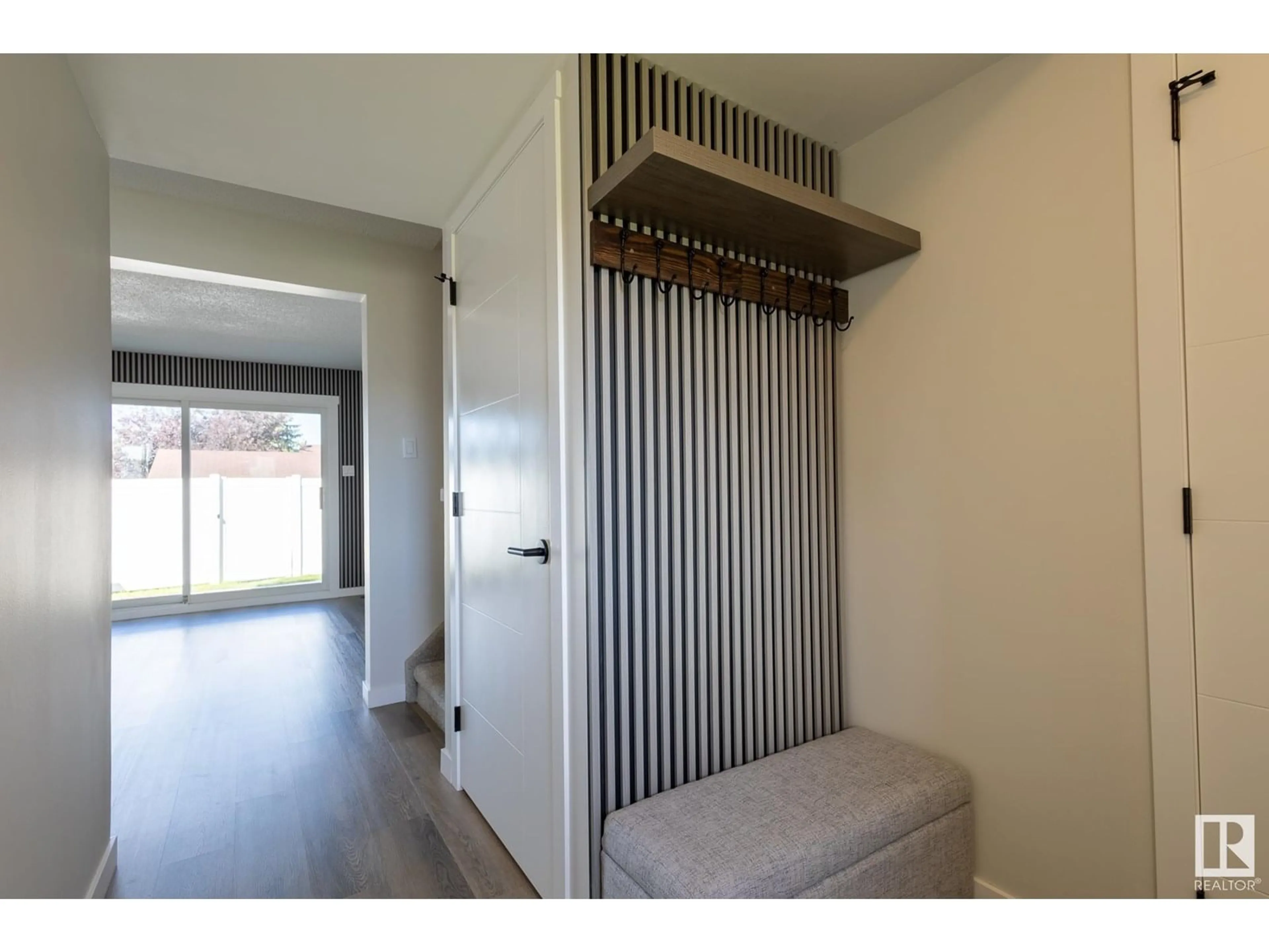 Indoor entryway for 11510 139 AV, Edmonton Alberta T5X3C4