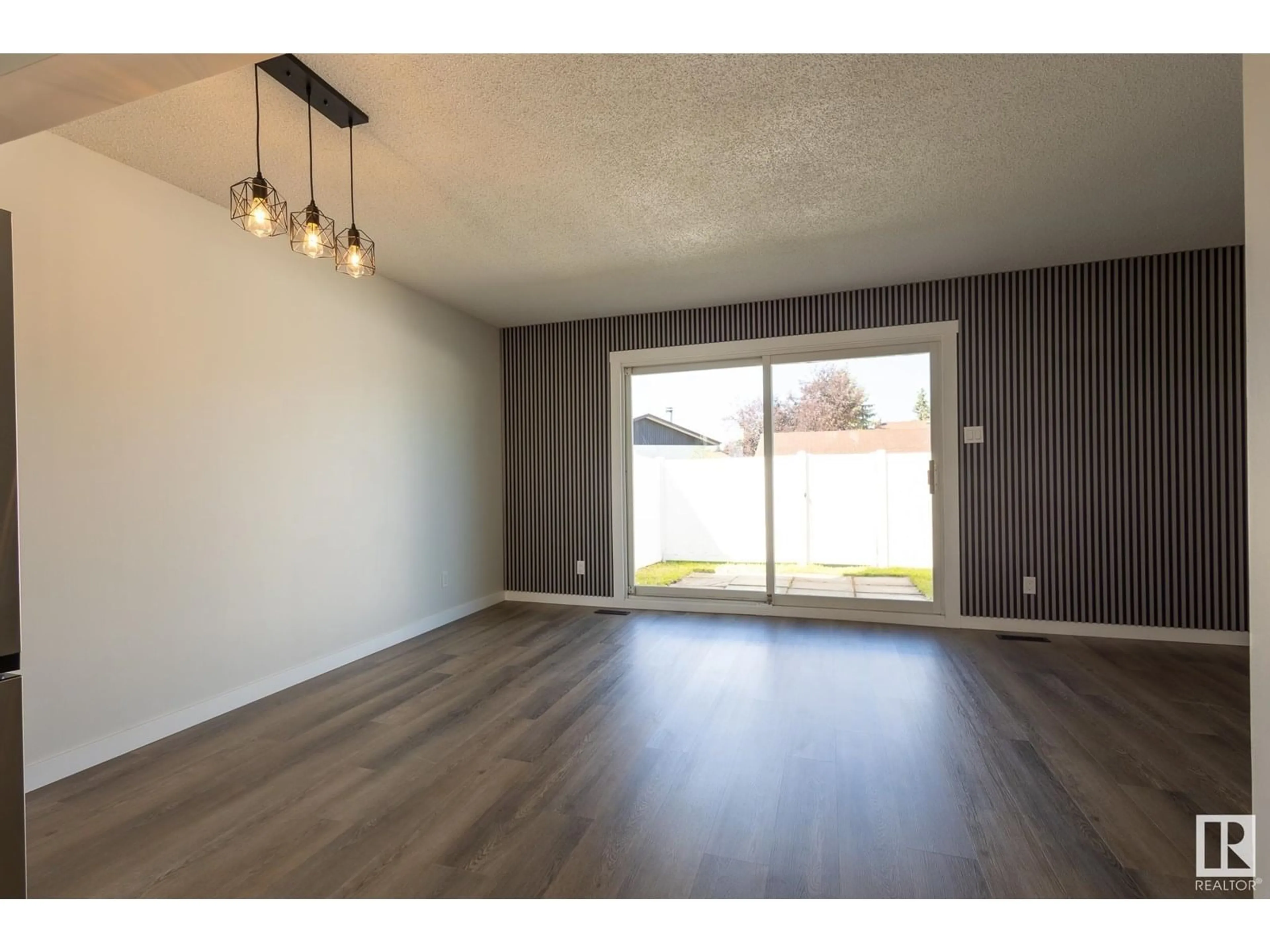 A pic of a room for 11510 139 AV, Edmonton Alberta T5X3C4