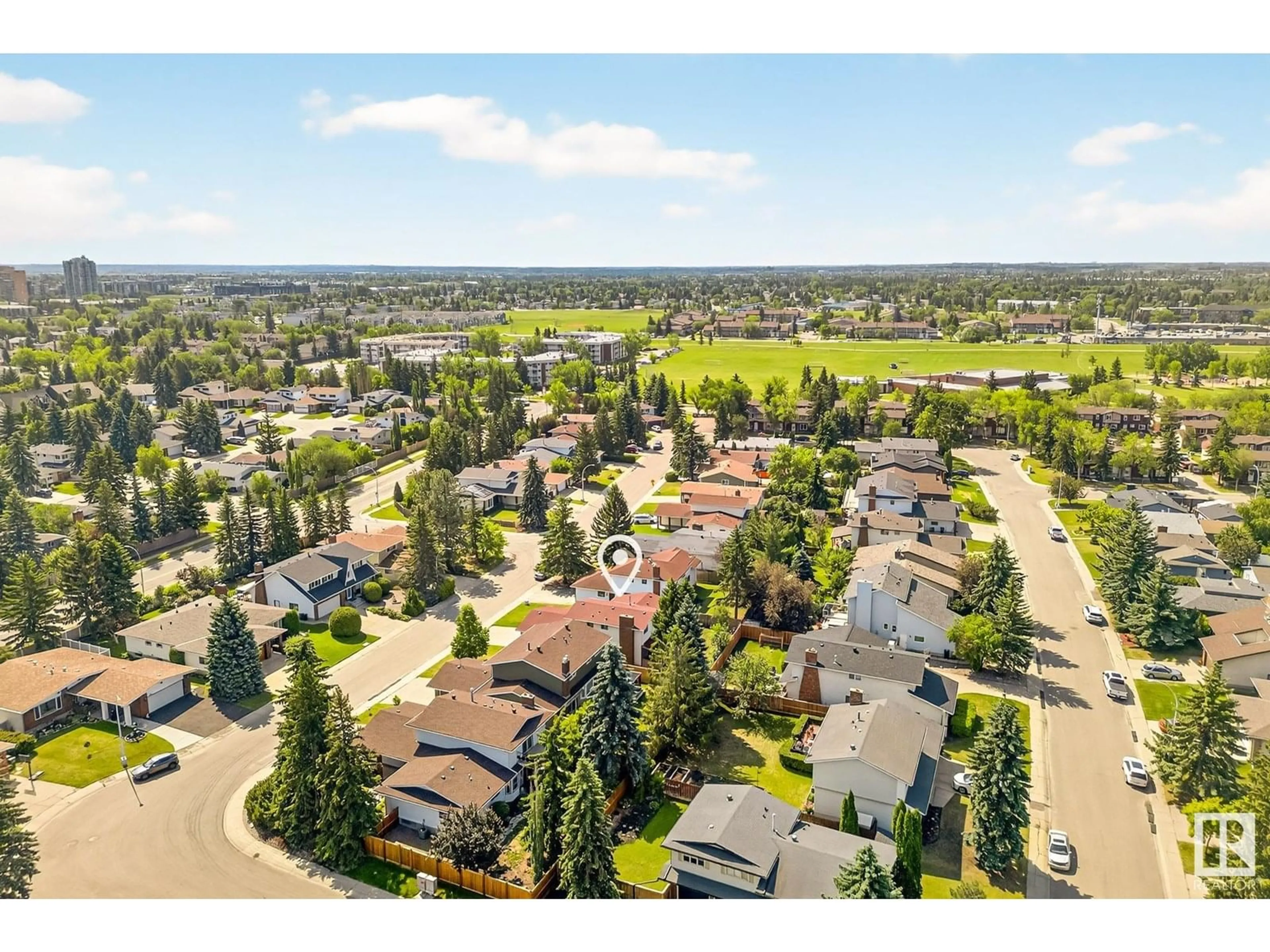 A pic from outside/outdoor area/front of a property/back of a property/a pic from drone, street for NW - 3310 113A ST, Edmonton Alberta T6J3V8