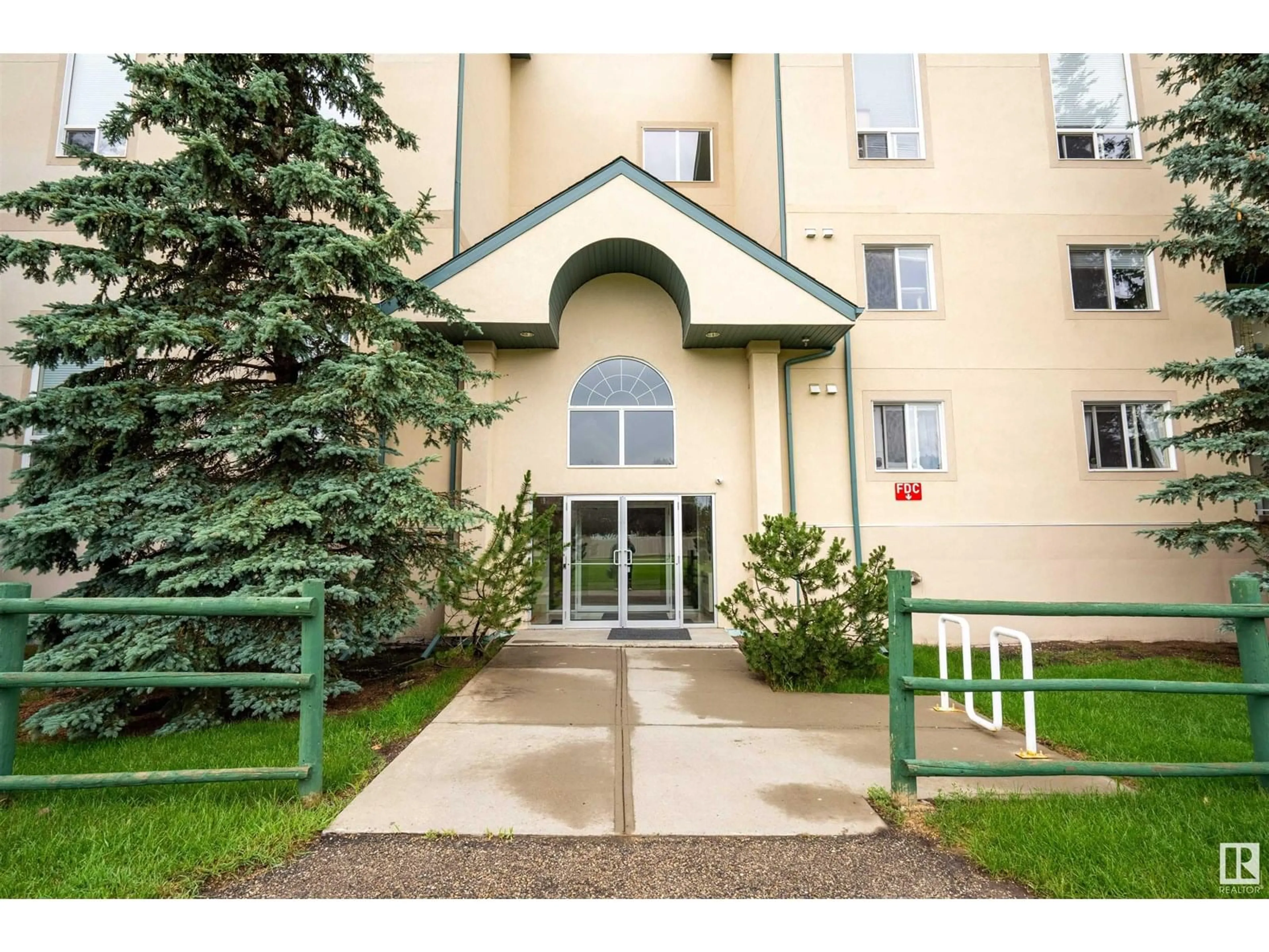Indoor foyer for #307 - 260 LEWIS ESTATES BOULEVARD NW, Edmonton Alberta T5T3Y4