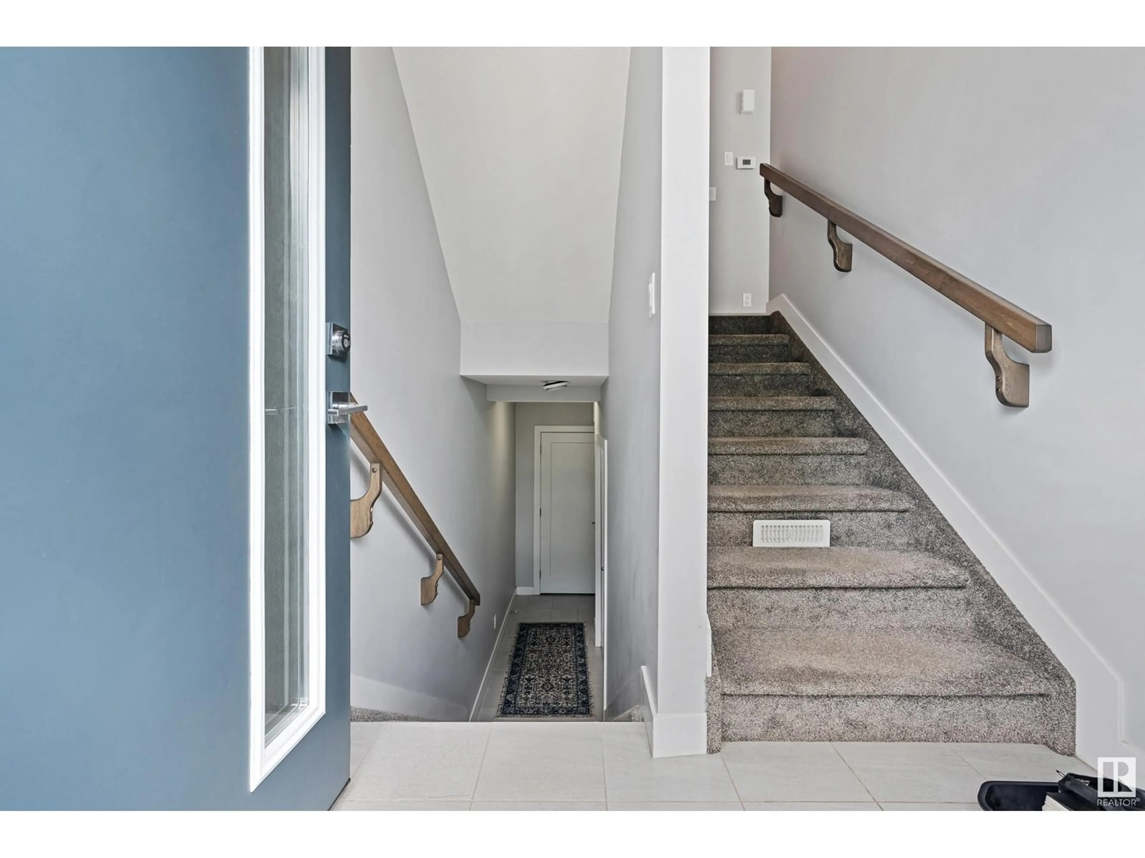 Stairs for 24 - 14715 125 ST, Edmonton Alberta T5X0G8
