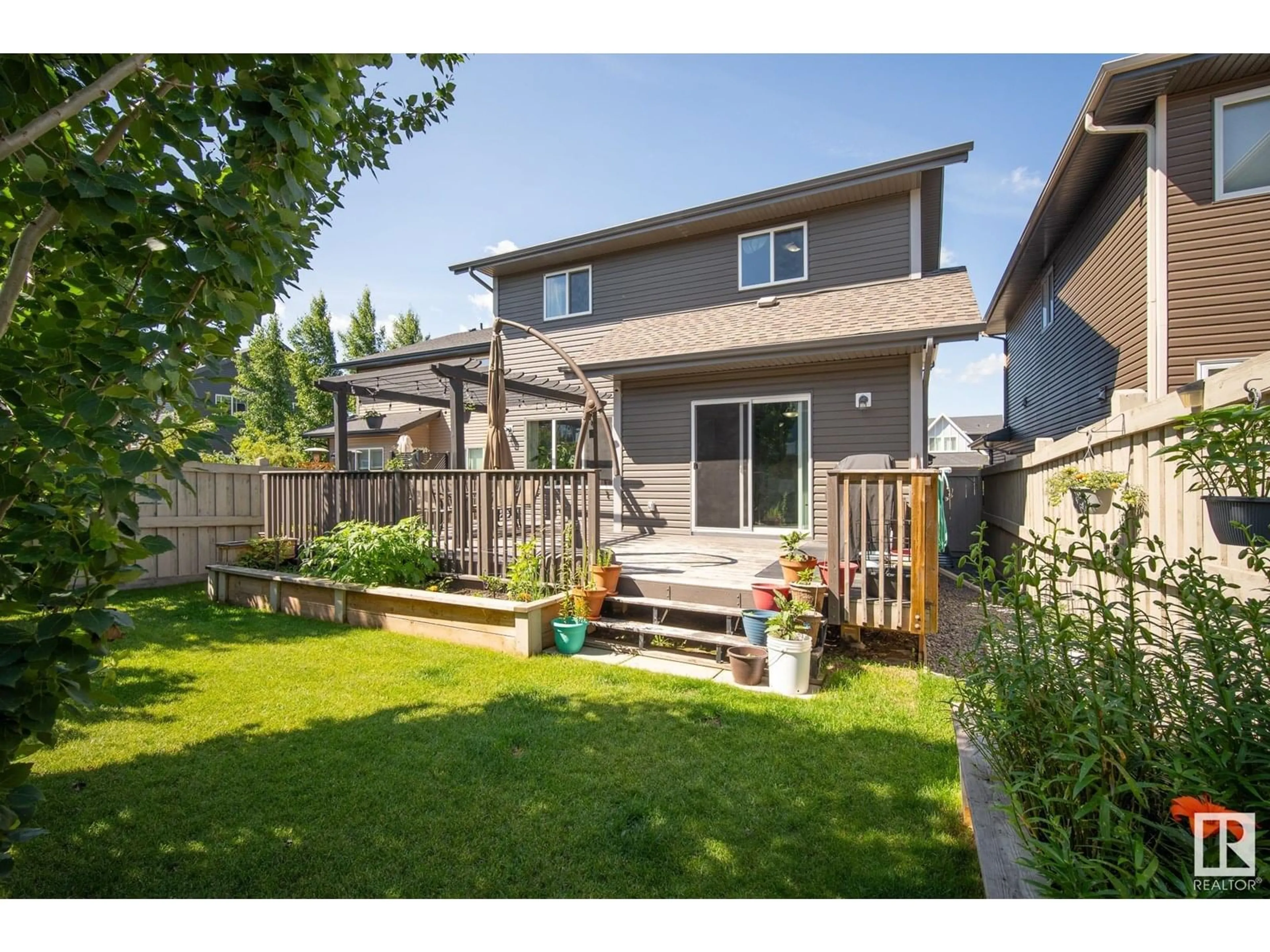 Patio, street for 5805 EDWORTHY CV, Edmonton Alberta T6M0P1