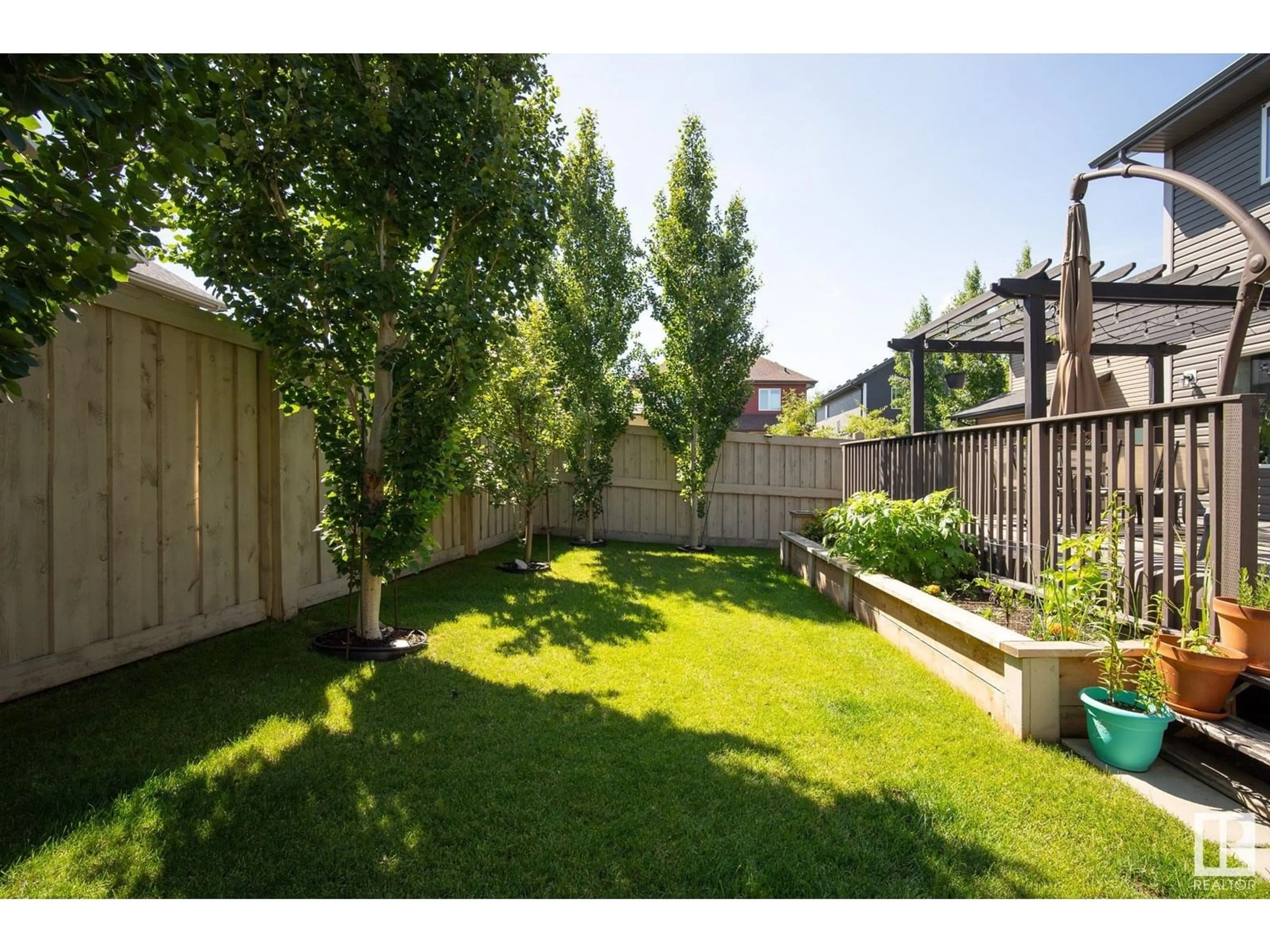 Patio, street for 5805 EDWORTHY CV, Edmonton Alberta T6M0P1