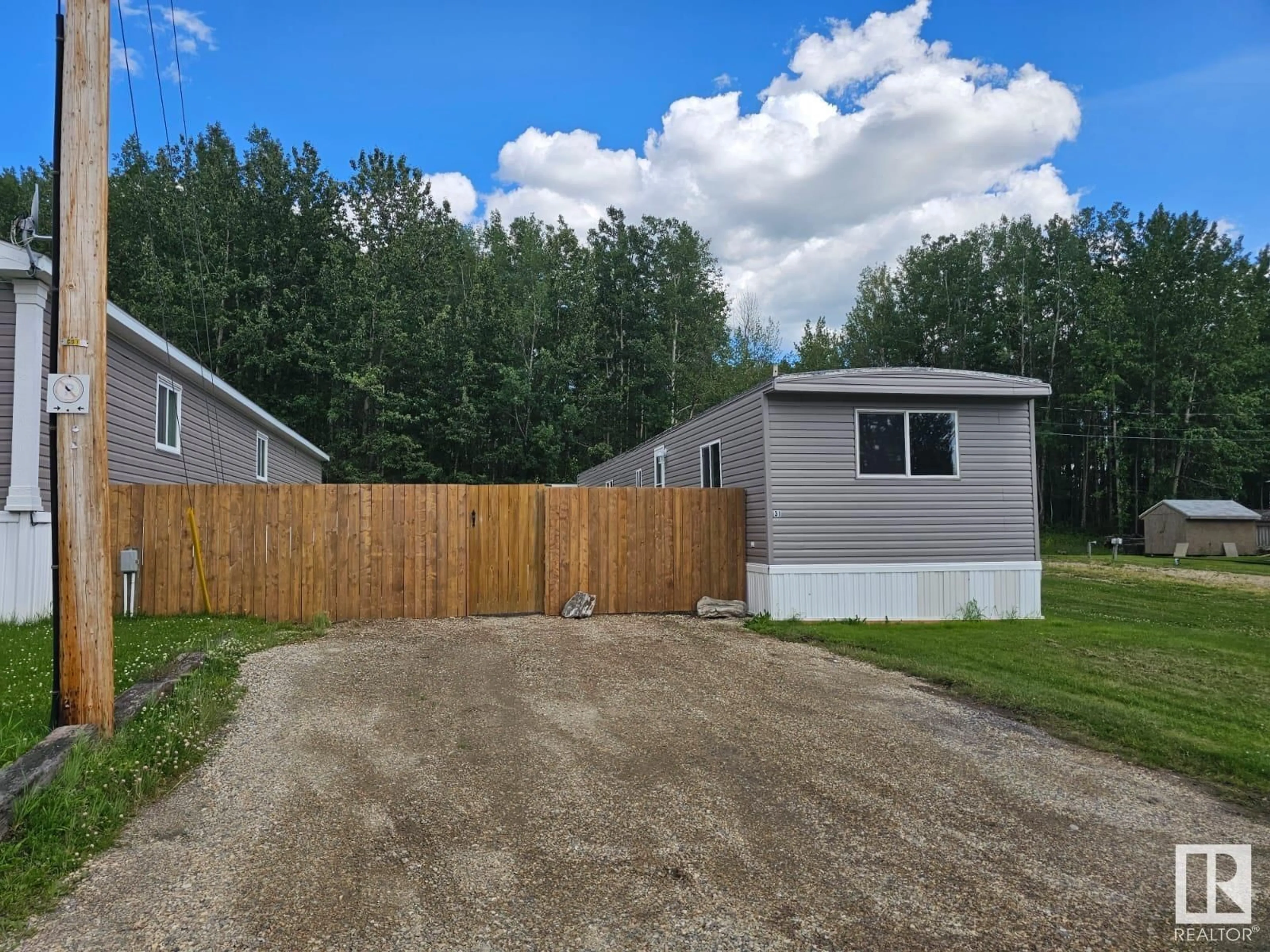 Shed for 31 PLEASANTVIEW MHP, Drayton Valley Alberta T7A1M7