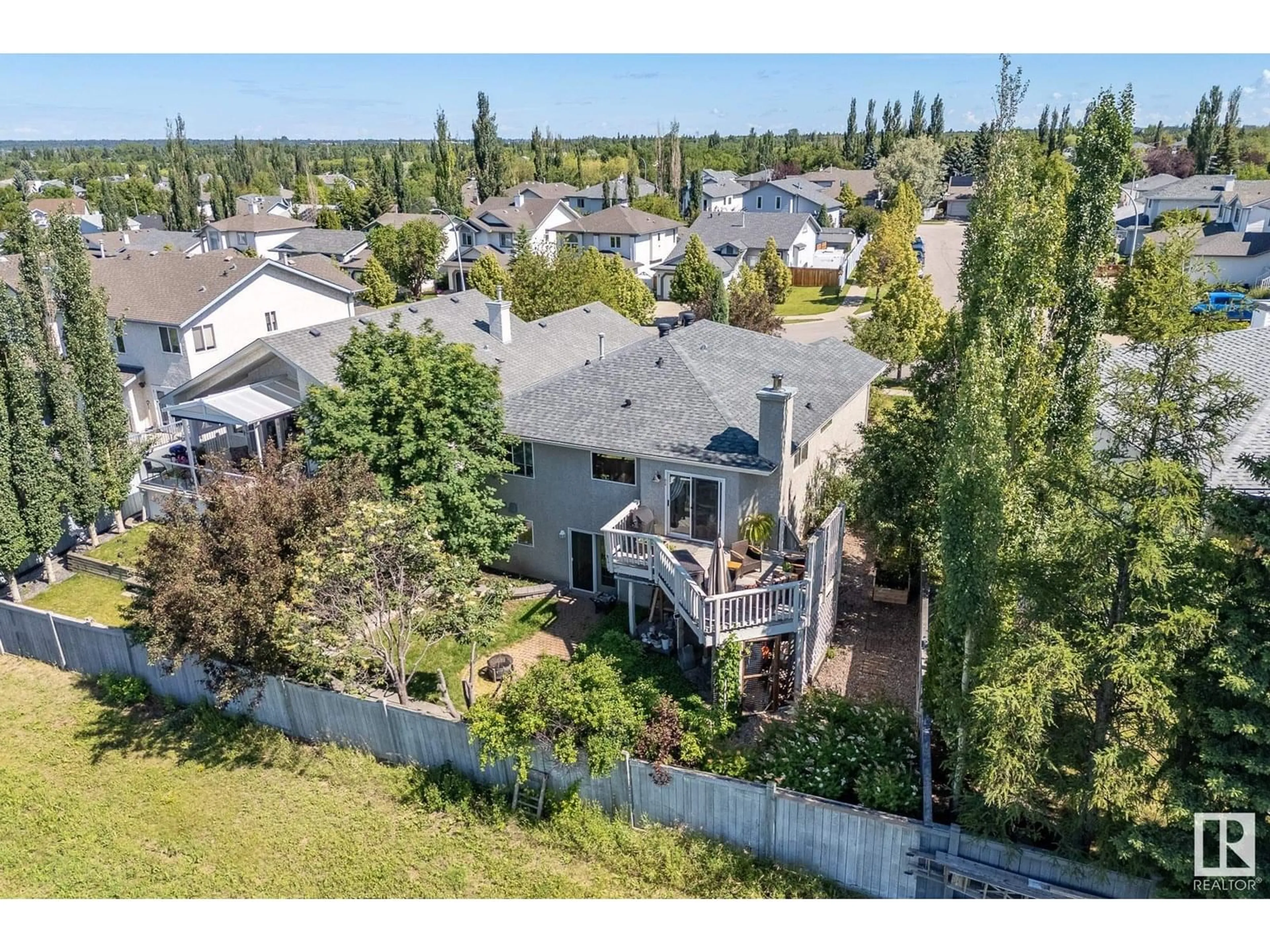 A pic from outside/outdoor area/front of a property/back of a property/a pic from drone, unknown for 18 HARCOURT CR, St. Albert Alberta T8N6K1
