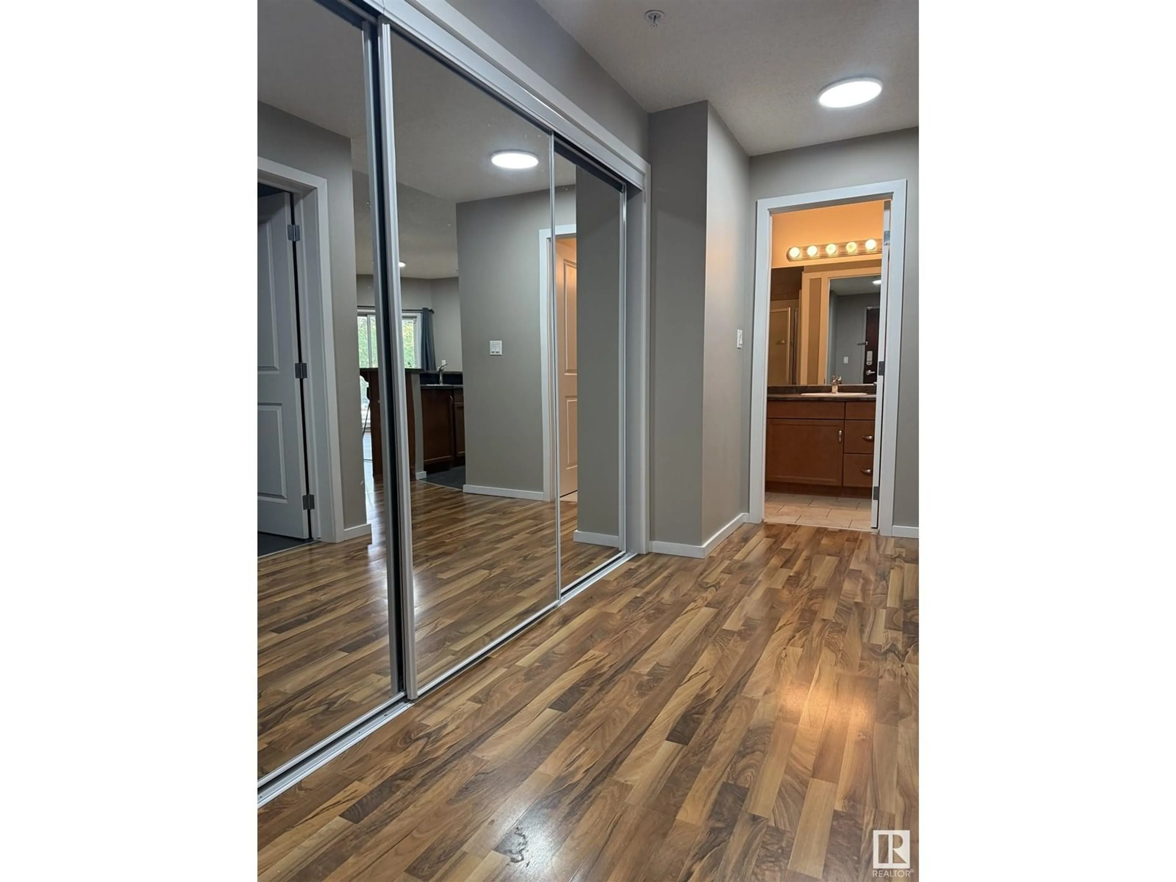Indoor foyer for 201 - 9910 111 ST NW, Edmonton Alberta T5K1K2