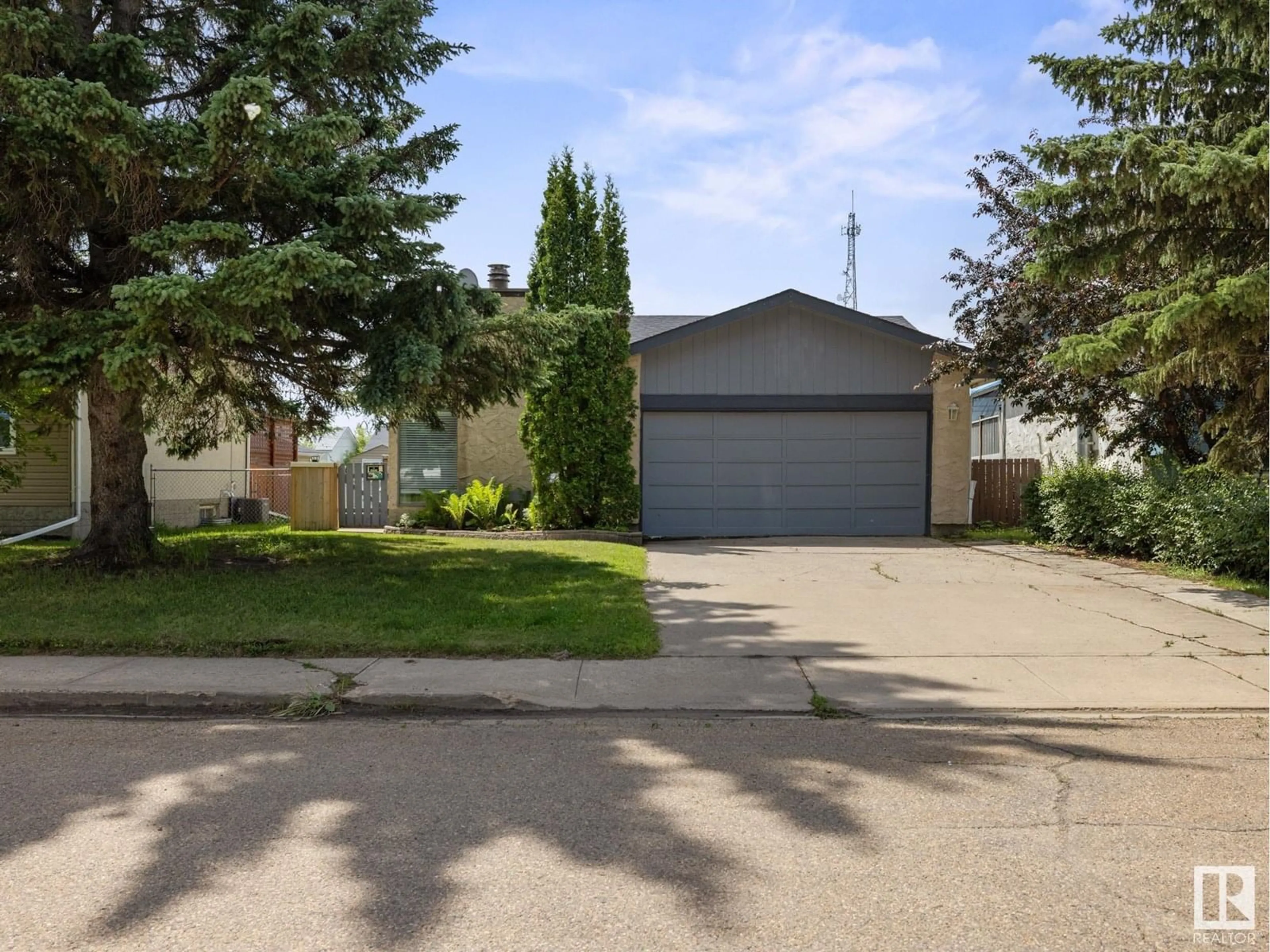 Home with vinyl exterior material, street for 4751 56 AVE, Tofield Alberta T0B4J0