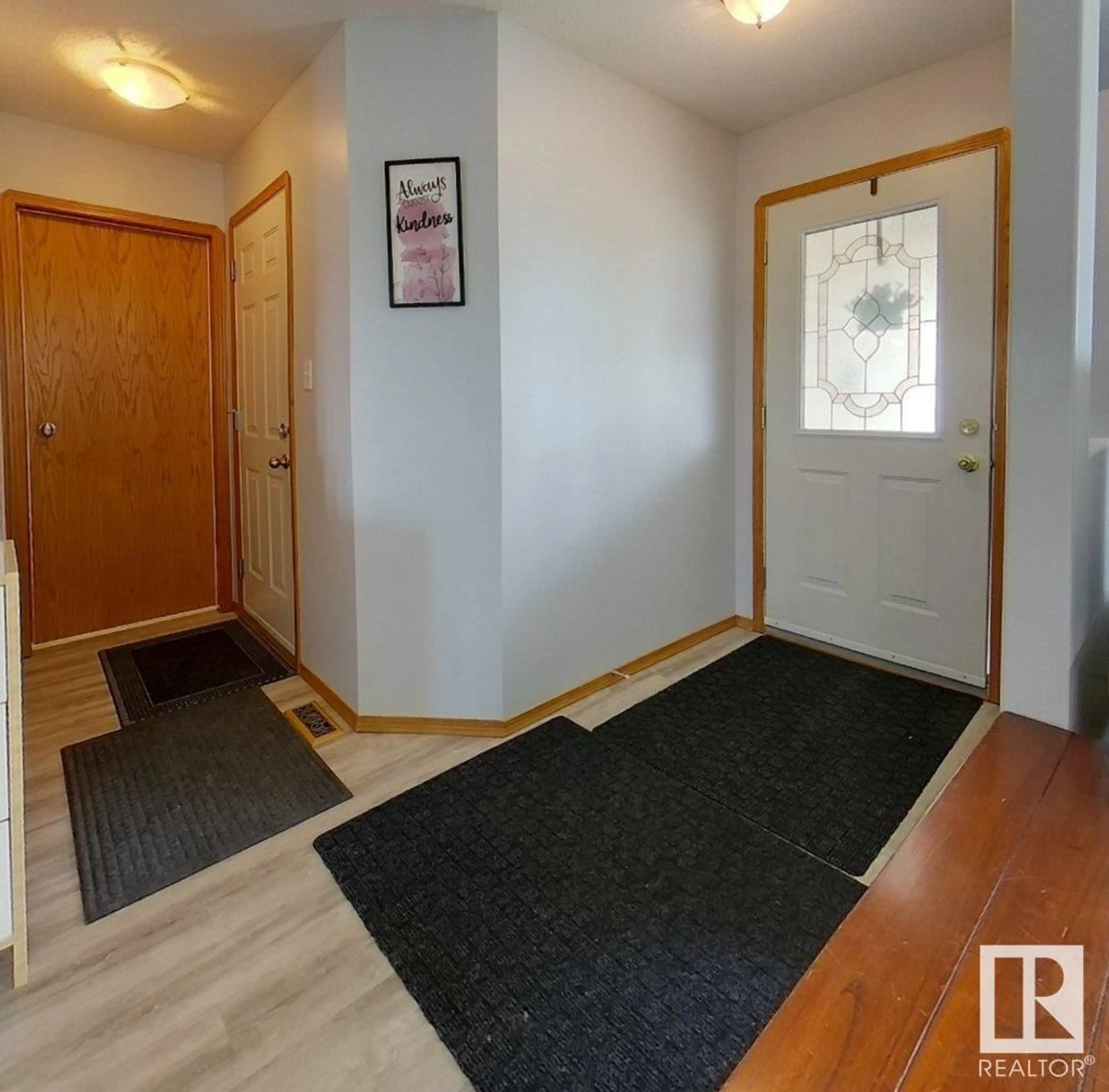 Indoor entryway for 6403 30 AVE, Camrose Alberta T4V4V7