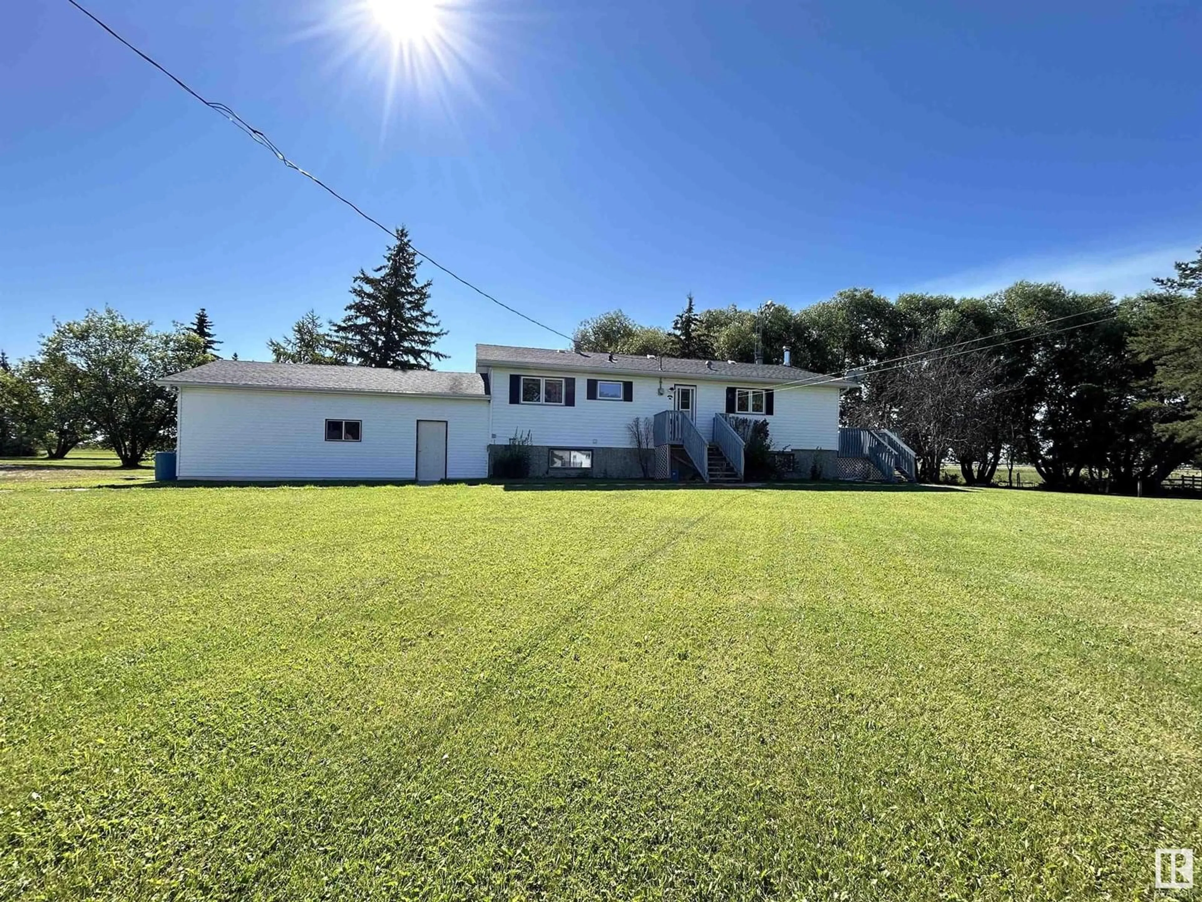 A pic from outside/outdoor area/front of a property/back of a property/a pic from drone, unknown for 5001 50 ST, Rural Westlock County Alberta T0G0S0