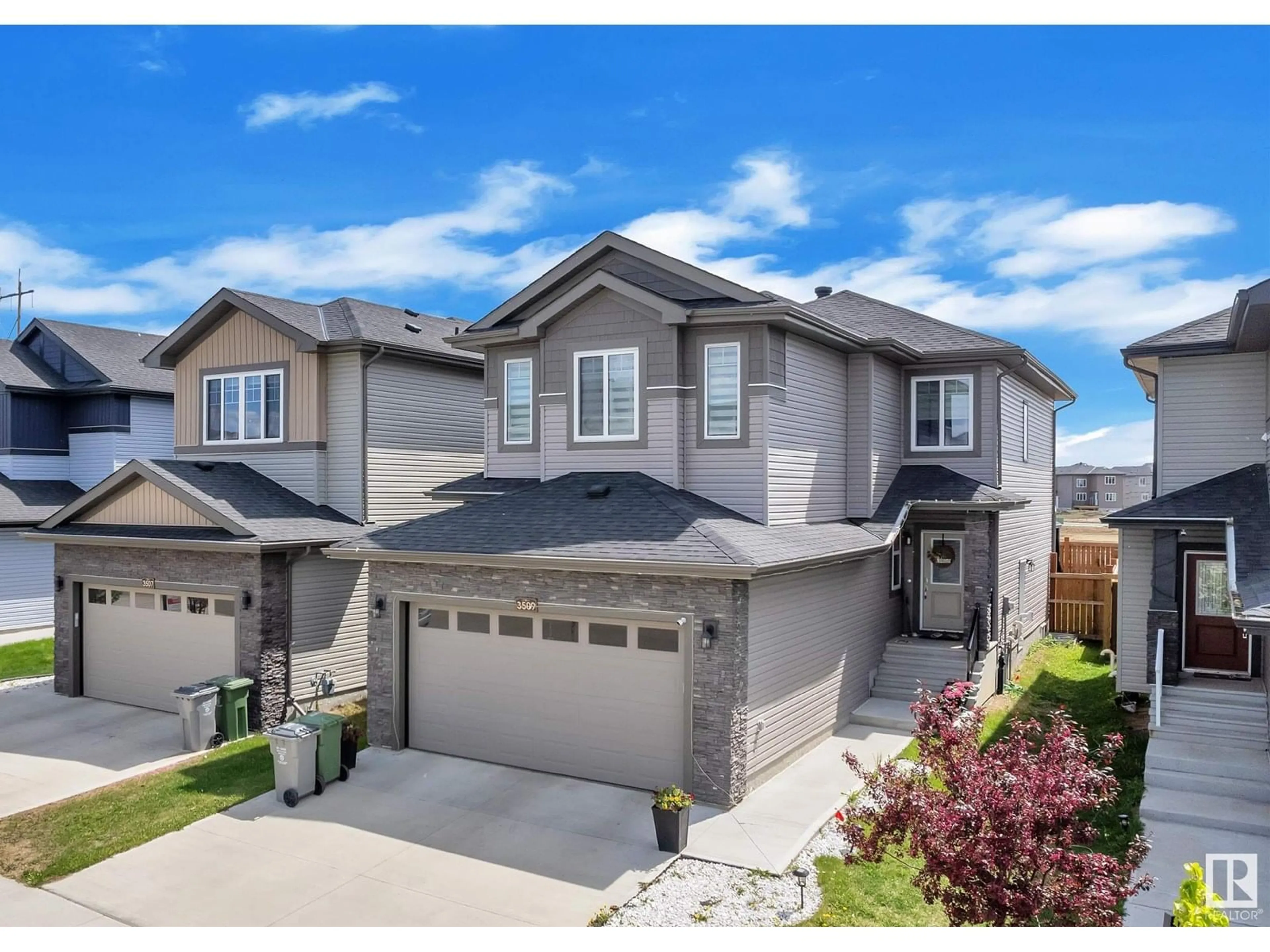 A pic from outside/outdoor area/front of a property/back of a property/a pic from drone, street for 3509 46 AV, Beaumont Alberta T4X2Y4