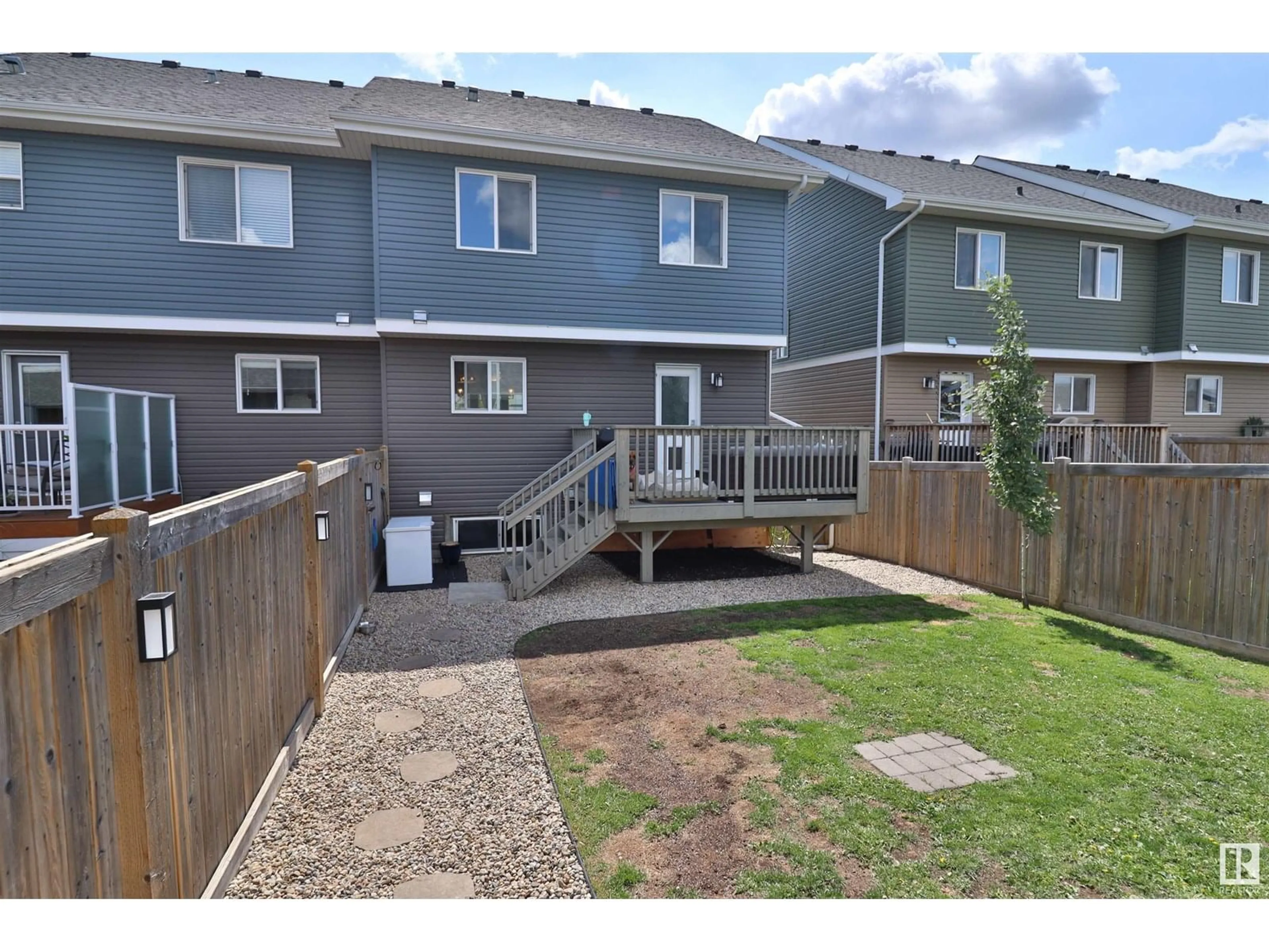 Patio, street for 262 ROBINSON DR, Leduc Alberta T9E0S7