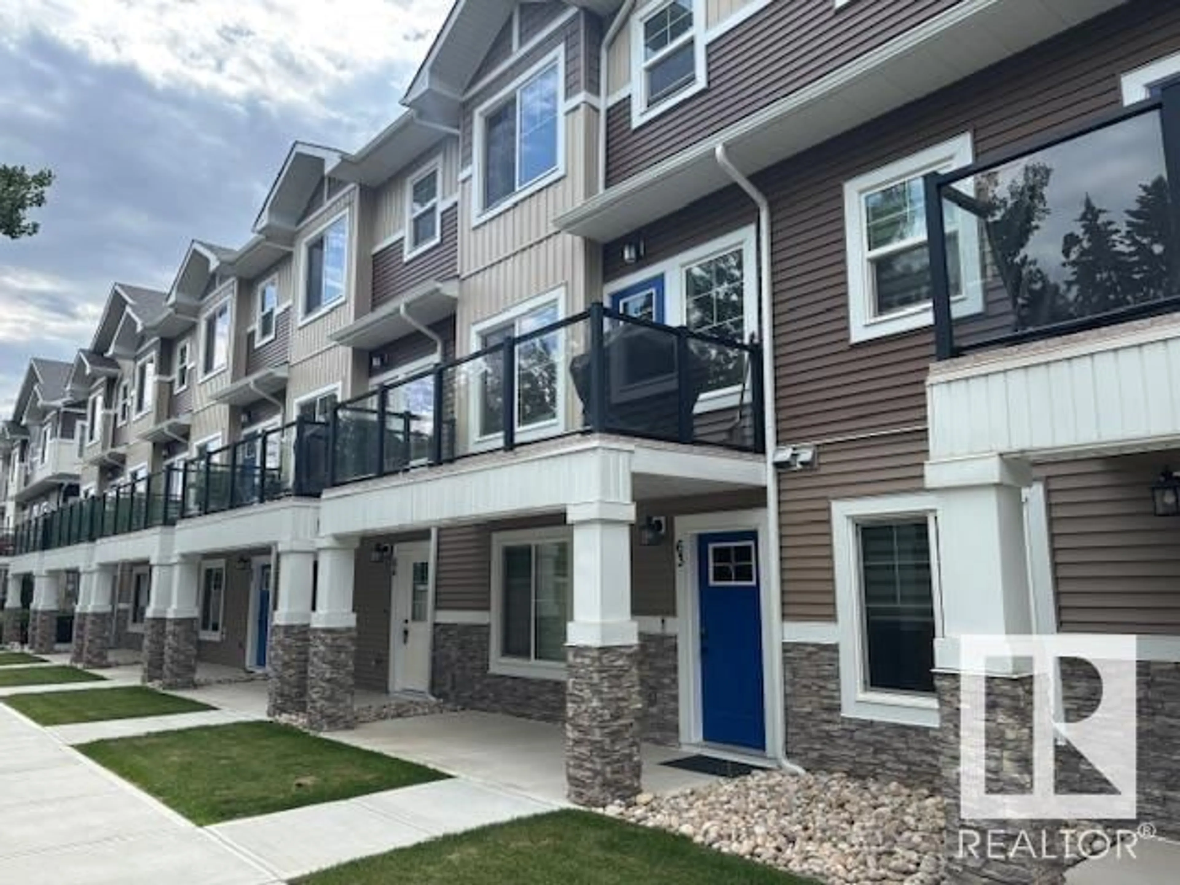 Home with vinyl exterior material, unknown for #63 - 230 EDGEMONT RD, Edmonton Alberta T6M0Y8