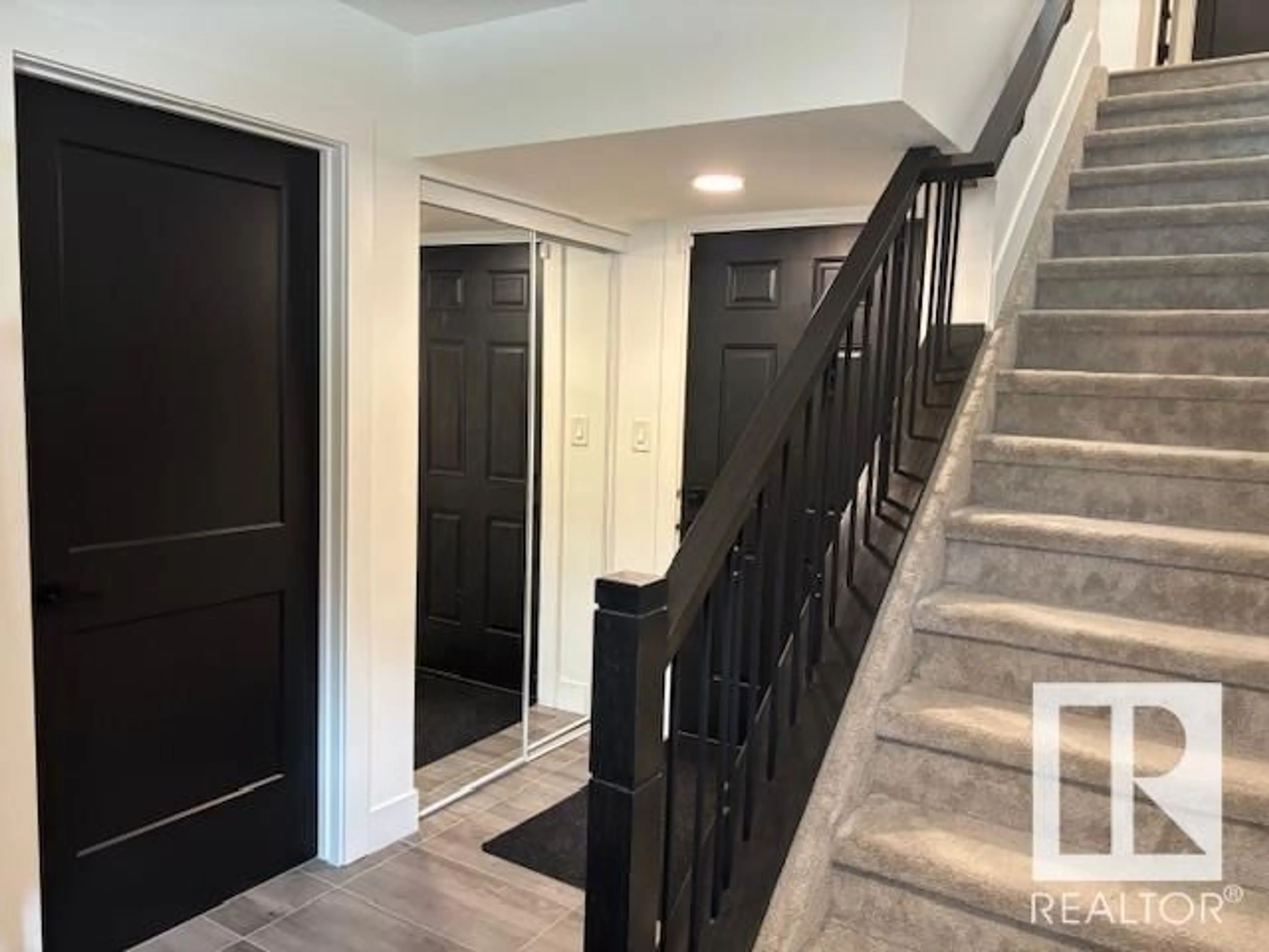 Indoor entryway for #63 - 230 EDGEMONT RD, Edmonton Alberta T6M0Y8