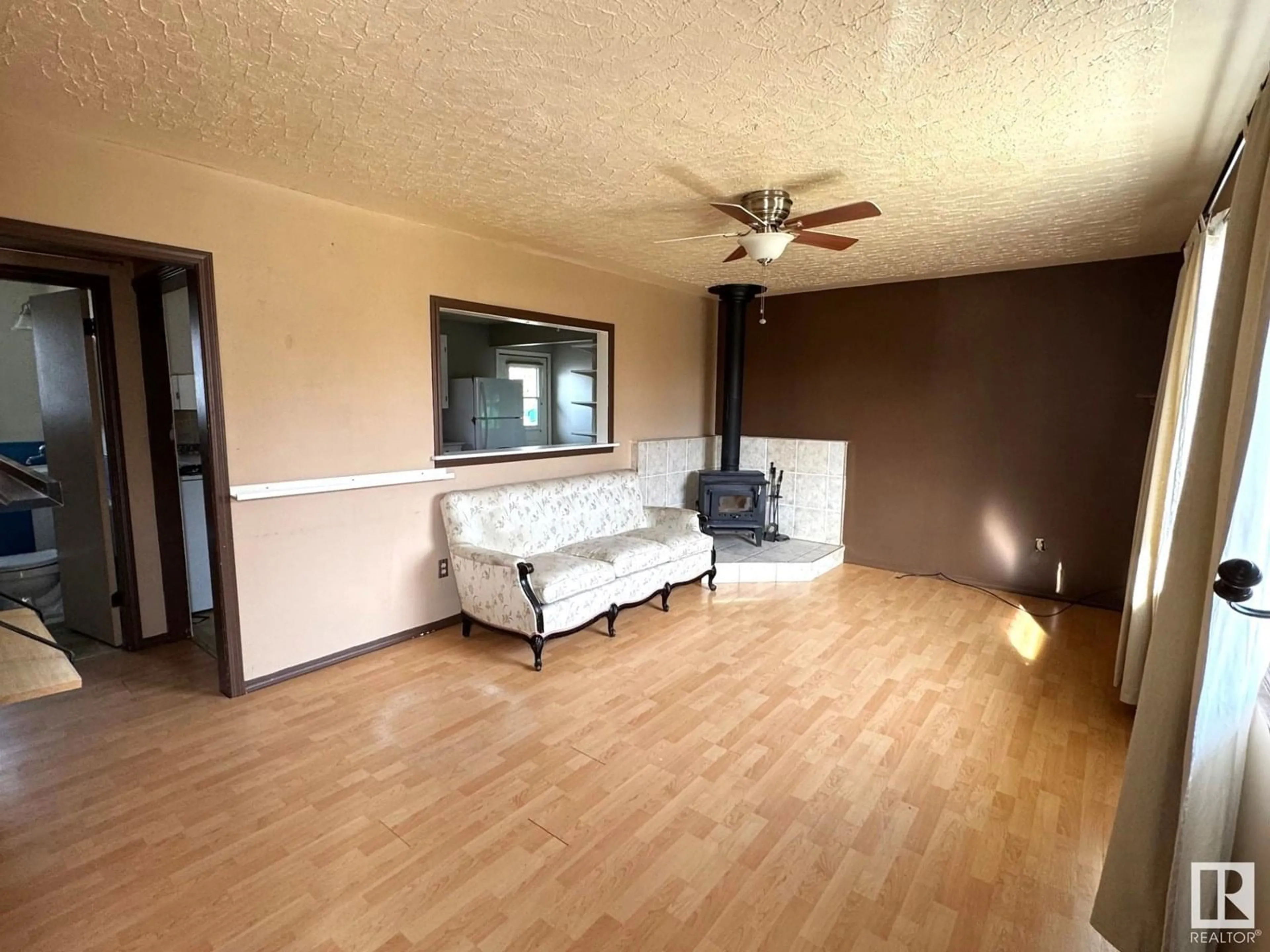 A pic of a room for 4724 52 AV, Evansburg Alberta T0E0T0
