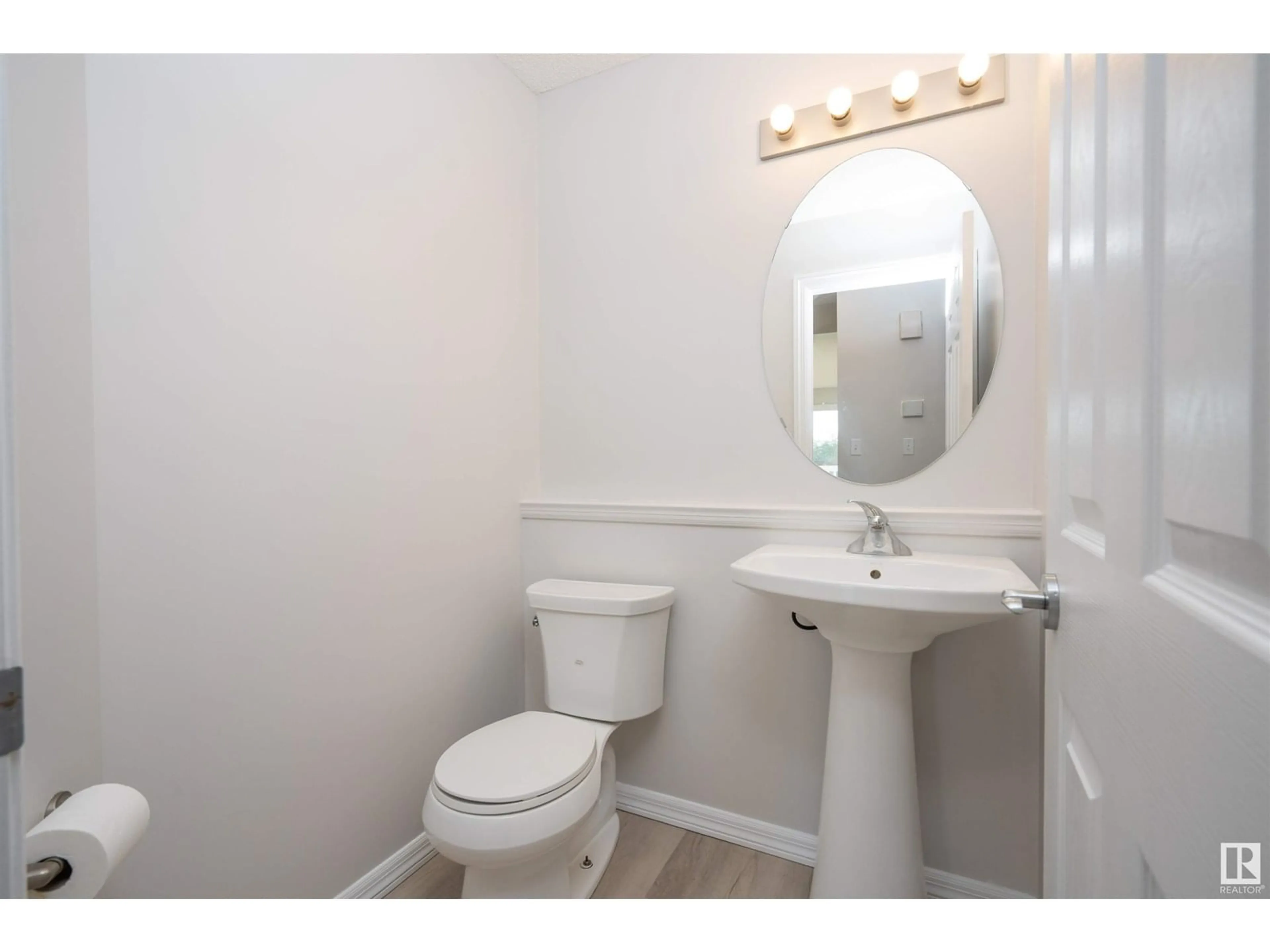 Standard bathroom, unknown for 104 53 ST, Edmonton Alberta T6X0W9