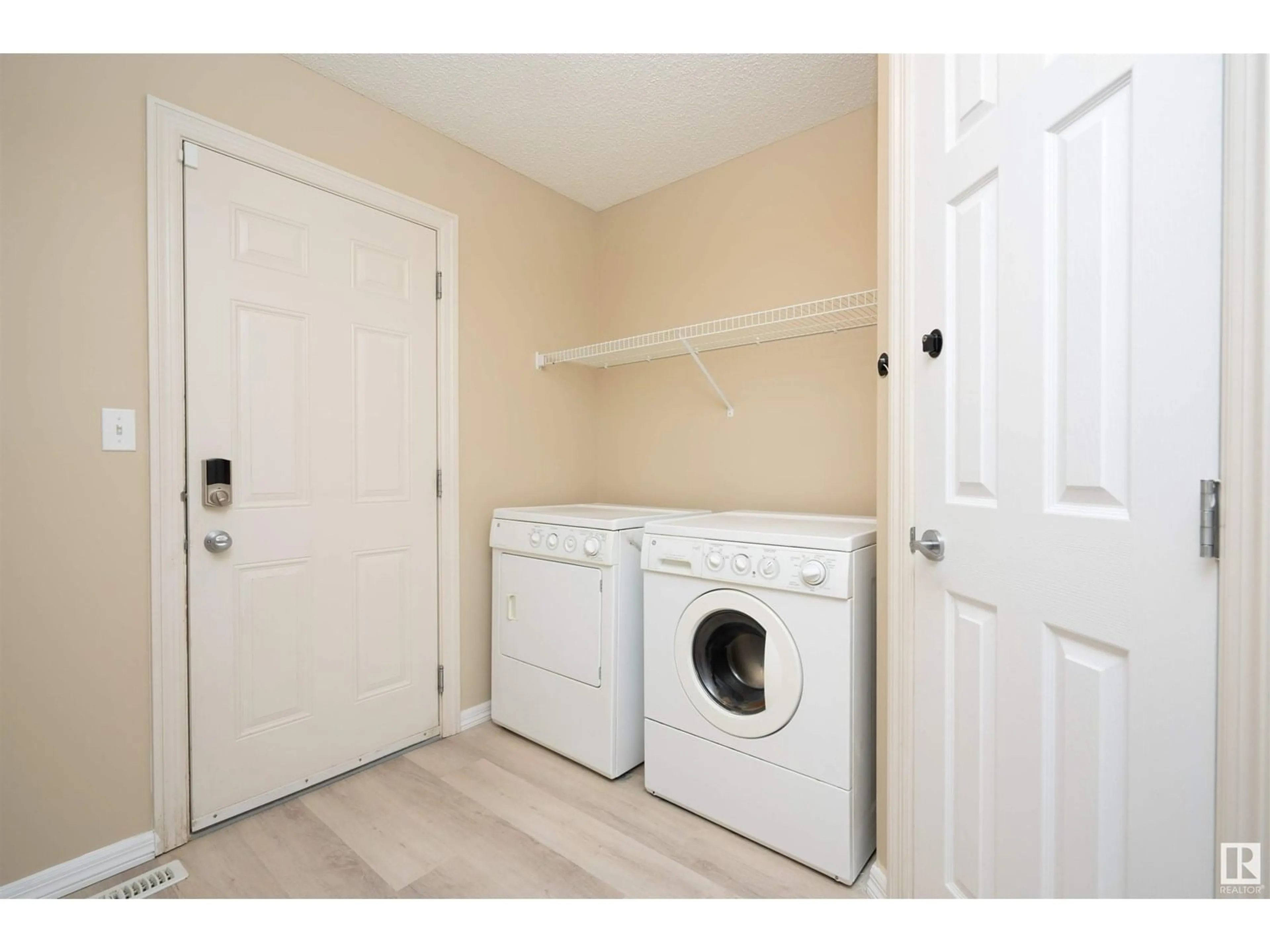 Laundry room for 104 53 ST, Edmonton Alberta T6X0W9