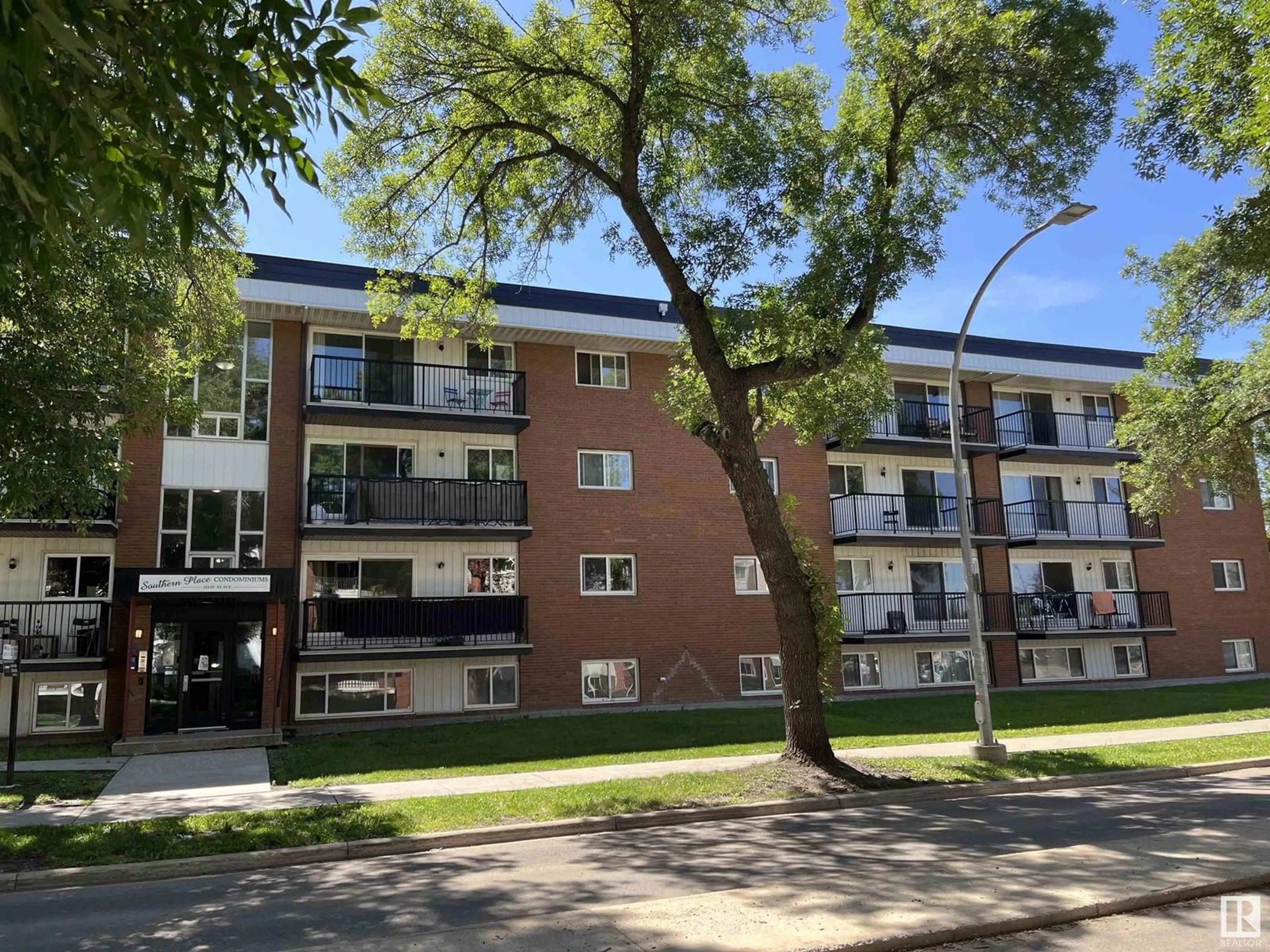 Unknown for 201 - 10149 83 AV NW, Edmonton Alberta T6E2C5