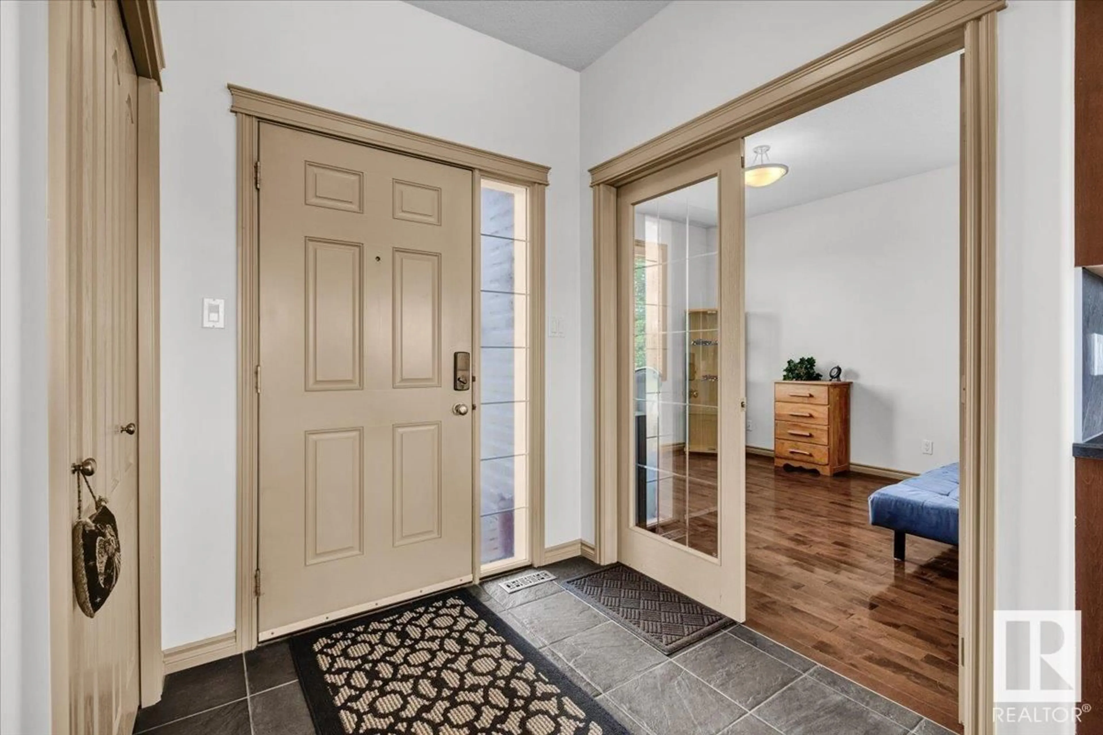 Indoor entryway for 52 - 52 RGE ROAD 272 RGE ROAD, Rural Parkland County Alberta T7X3M5