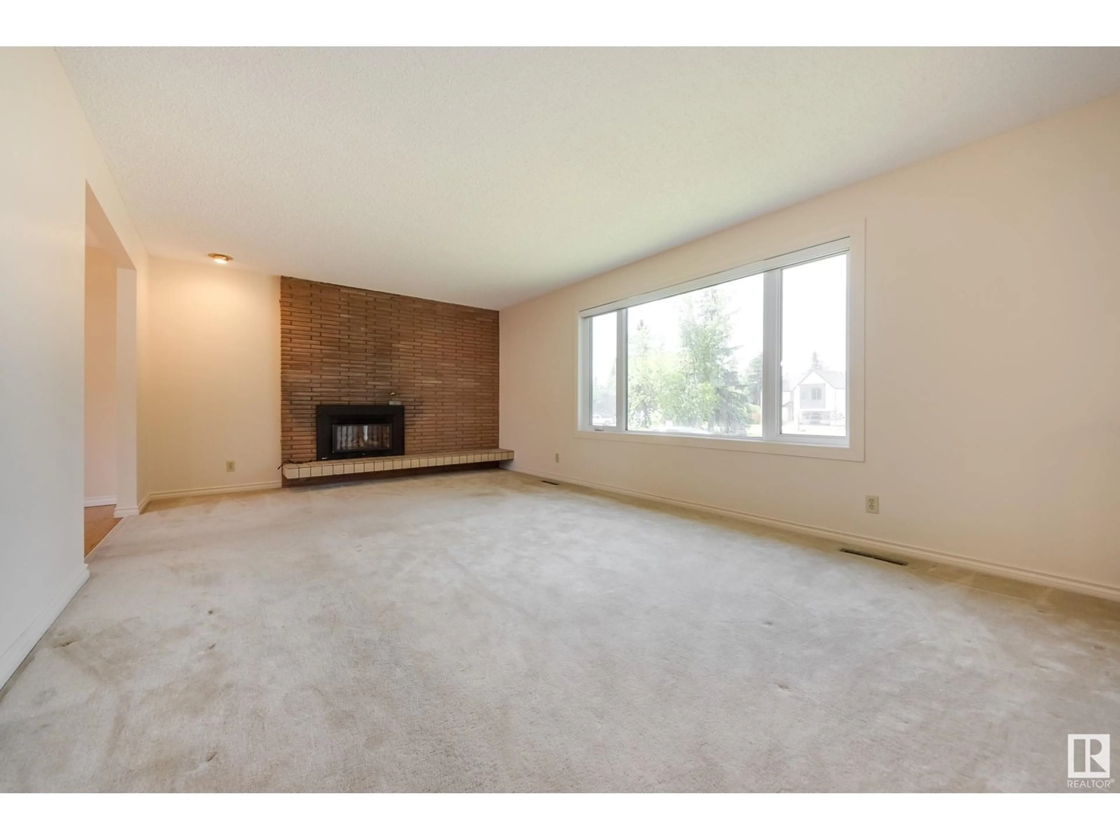 A pic of a room for NW - 4115 123 ST, Edmonton Alberta T6J1Z6