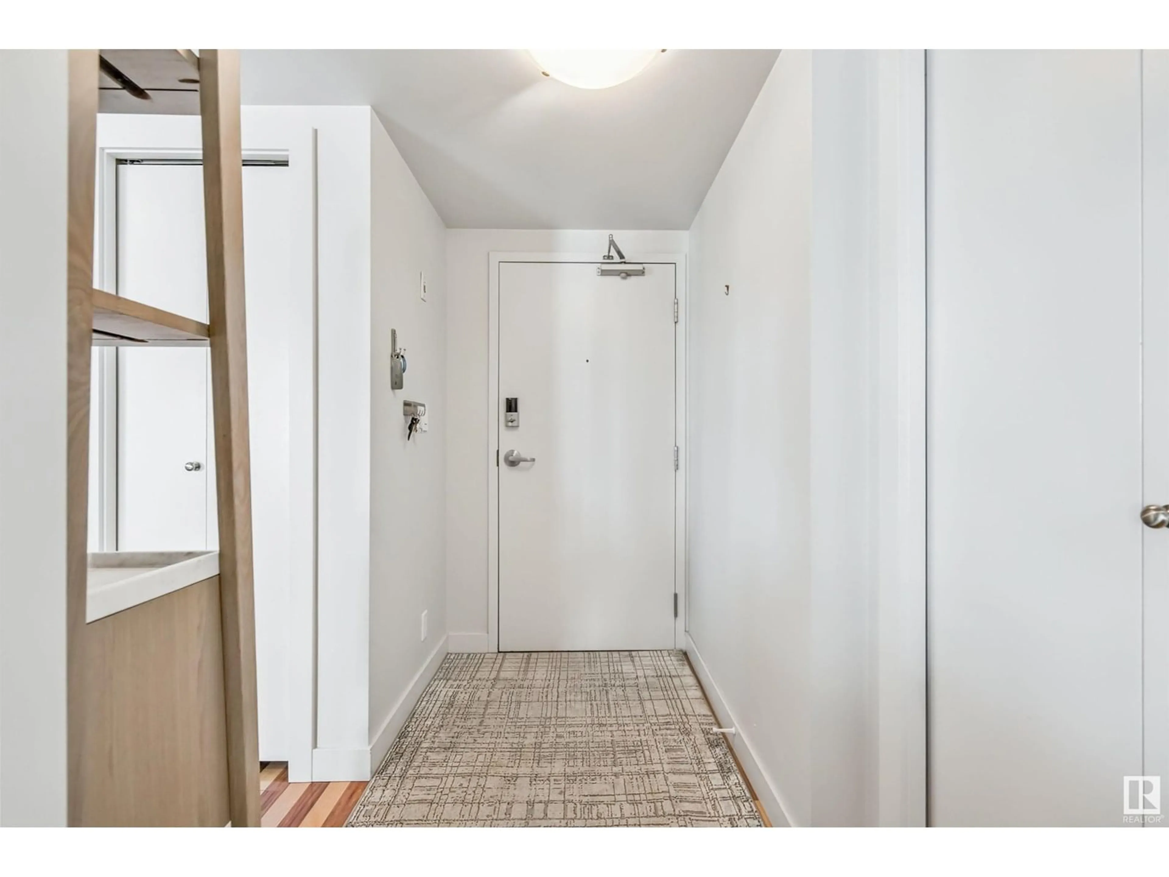 Indoor entryway for 1003 - 10046 117 ST, Edmonton Alberta T5K1X2