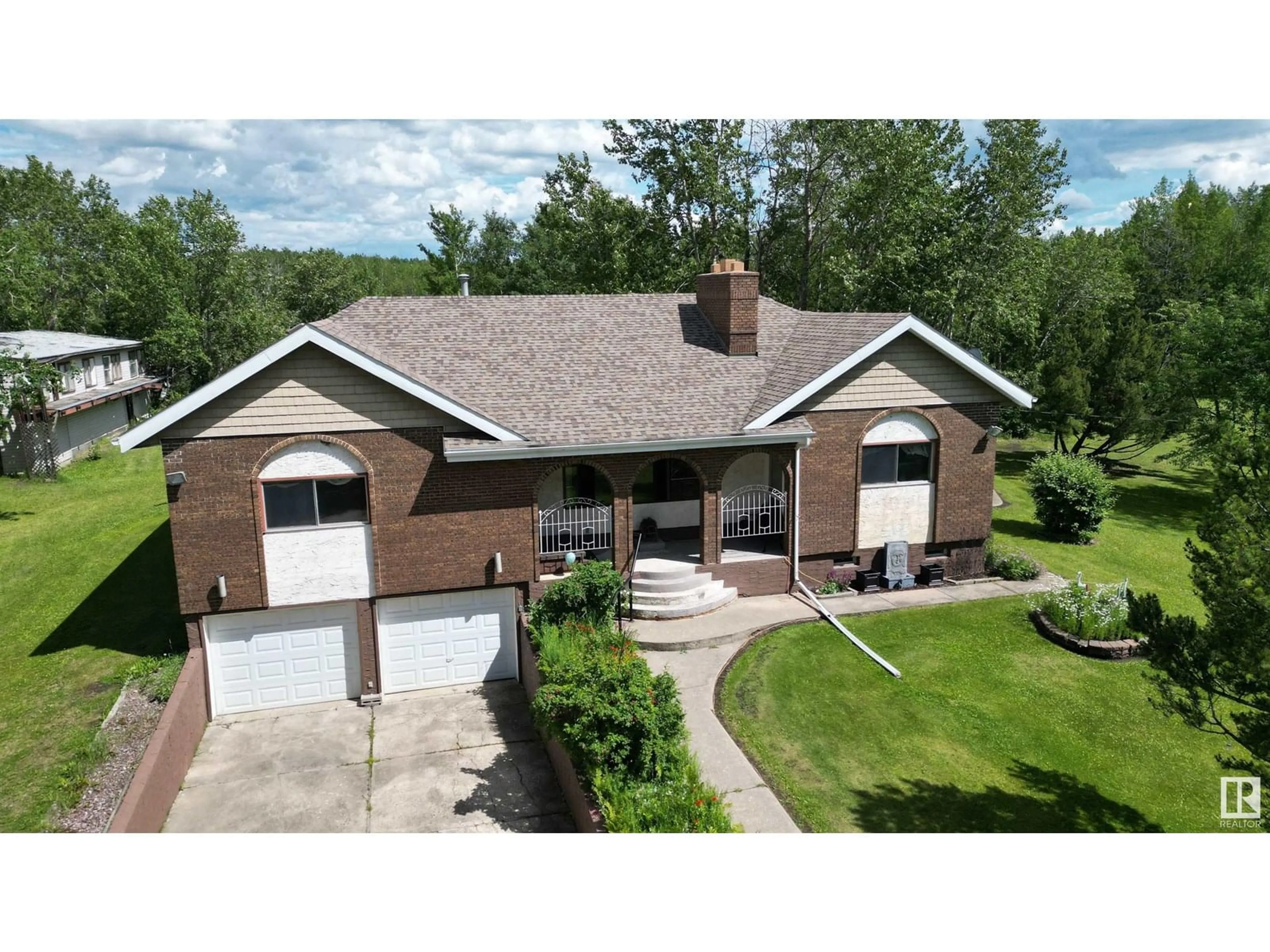 A pic from outside/outdoor area/front of a property/back of a property/a pic from drone, street for 51115 RGE ROAD 224, Rural Strathcona County Alberta T8C1H1