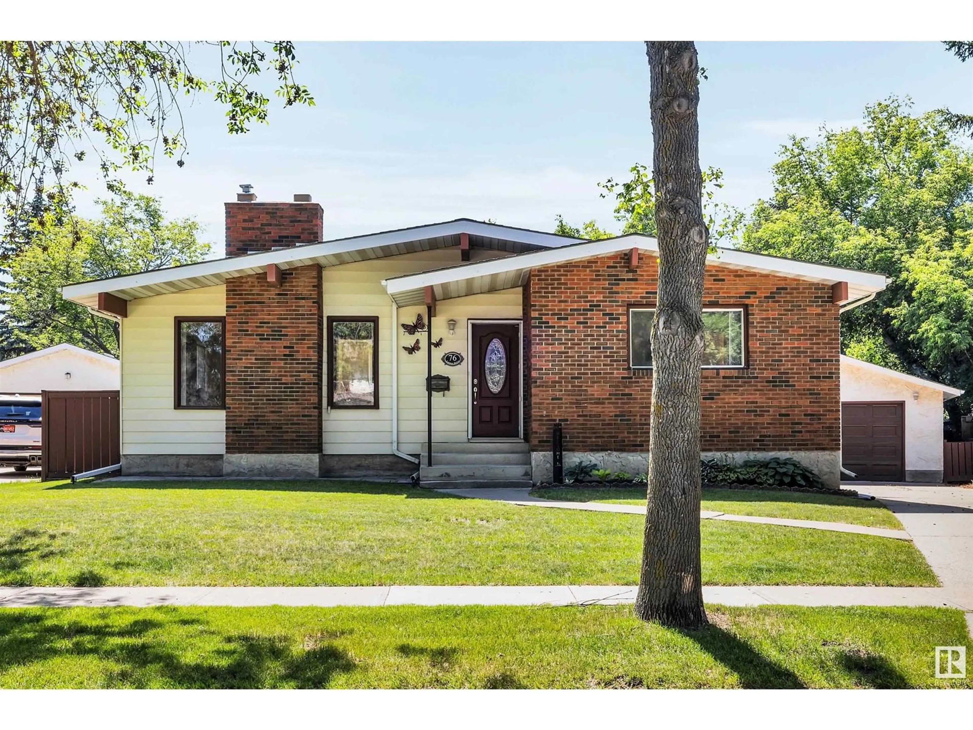 Home with brick exterior material, street for 76 LAROSE DR, St. Albert Alberta T8N2M8
