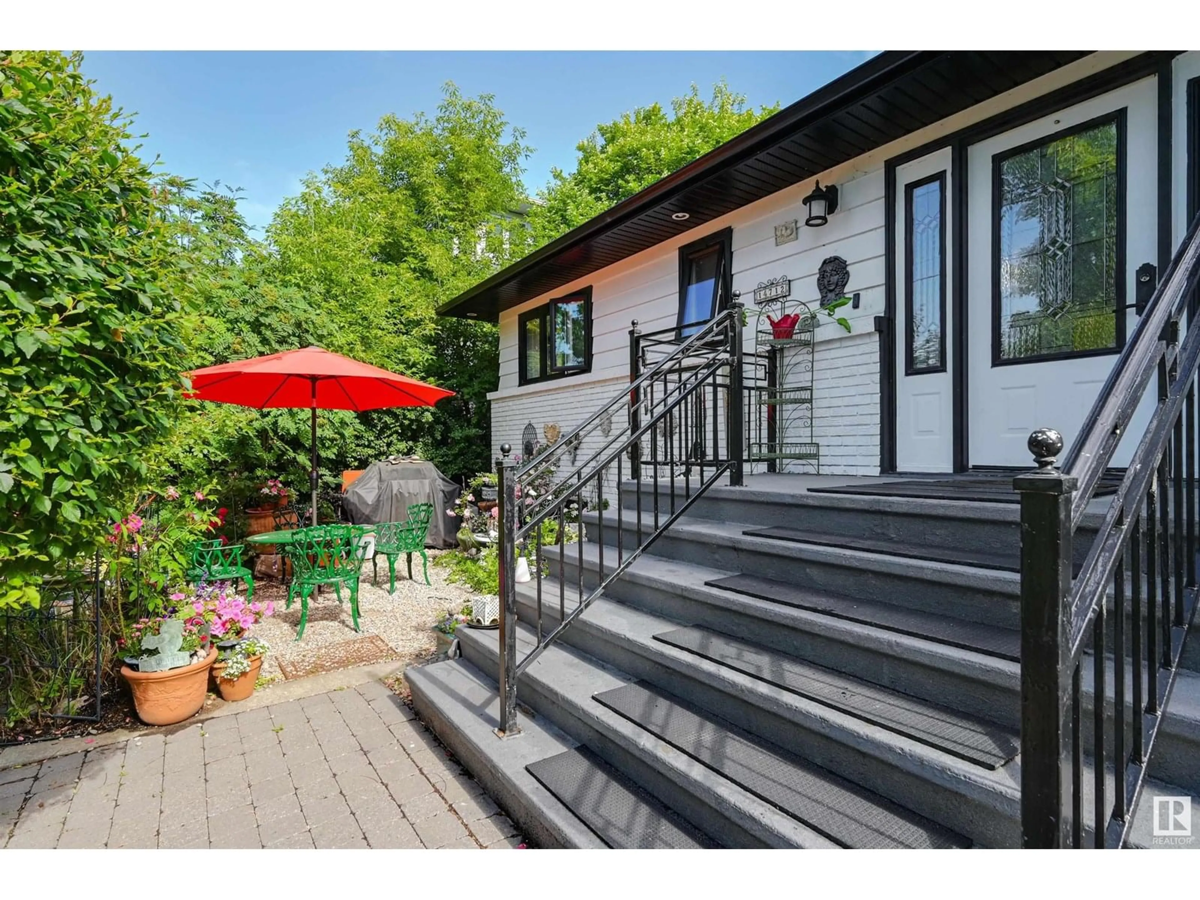 Patio, street for 14712 PARK DR, Edmonton Alberta T5R5V4