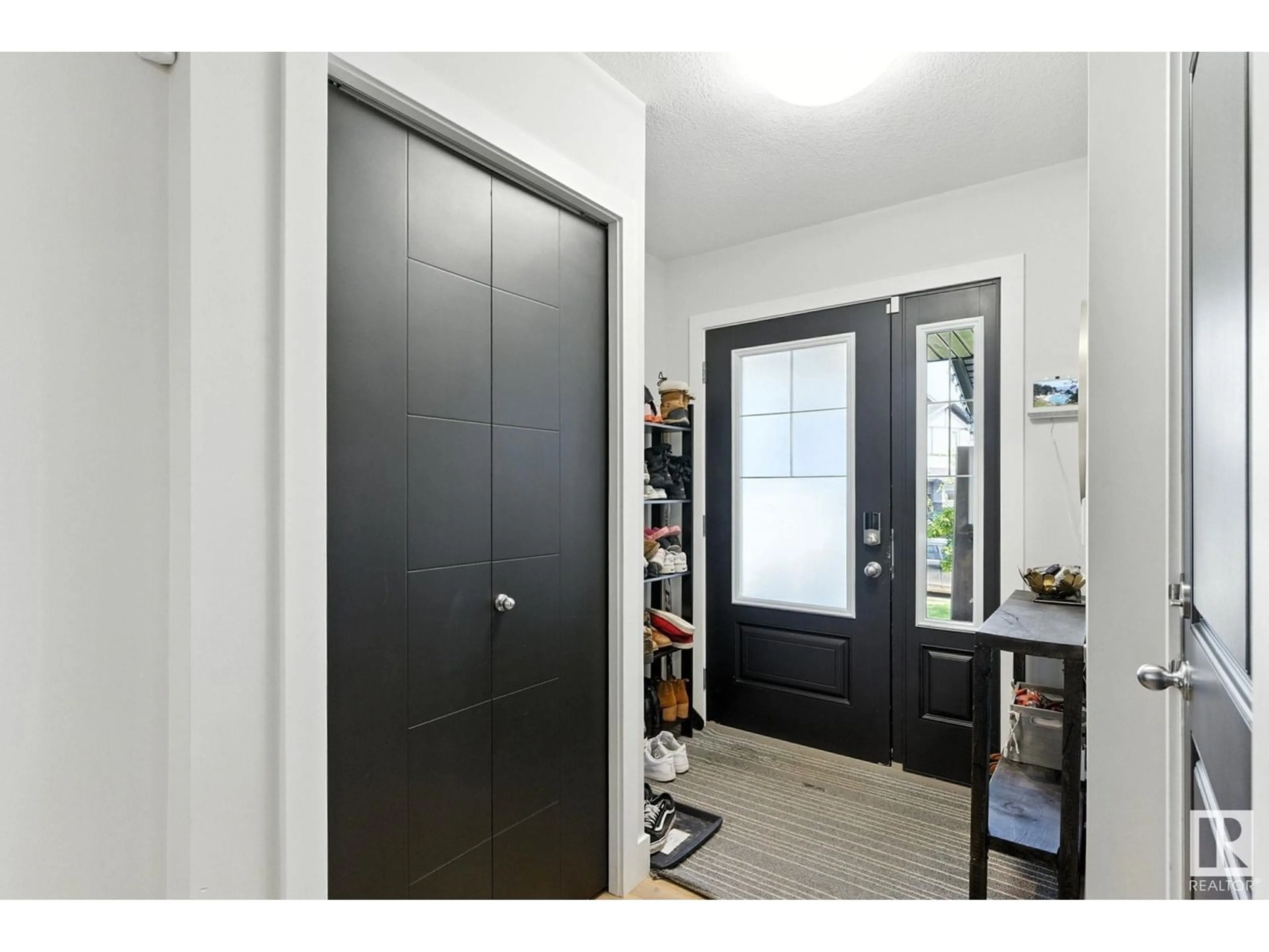 Indoor entryway for 117 SPRUCE GARDENS CR, Spruce Grove Alberta T7X0H5