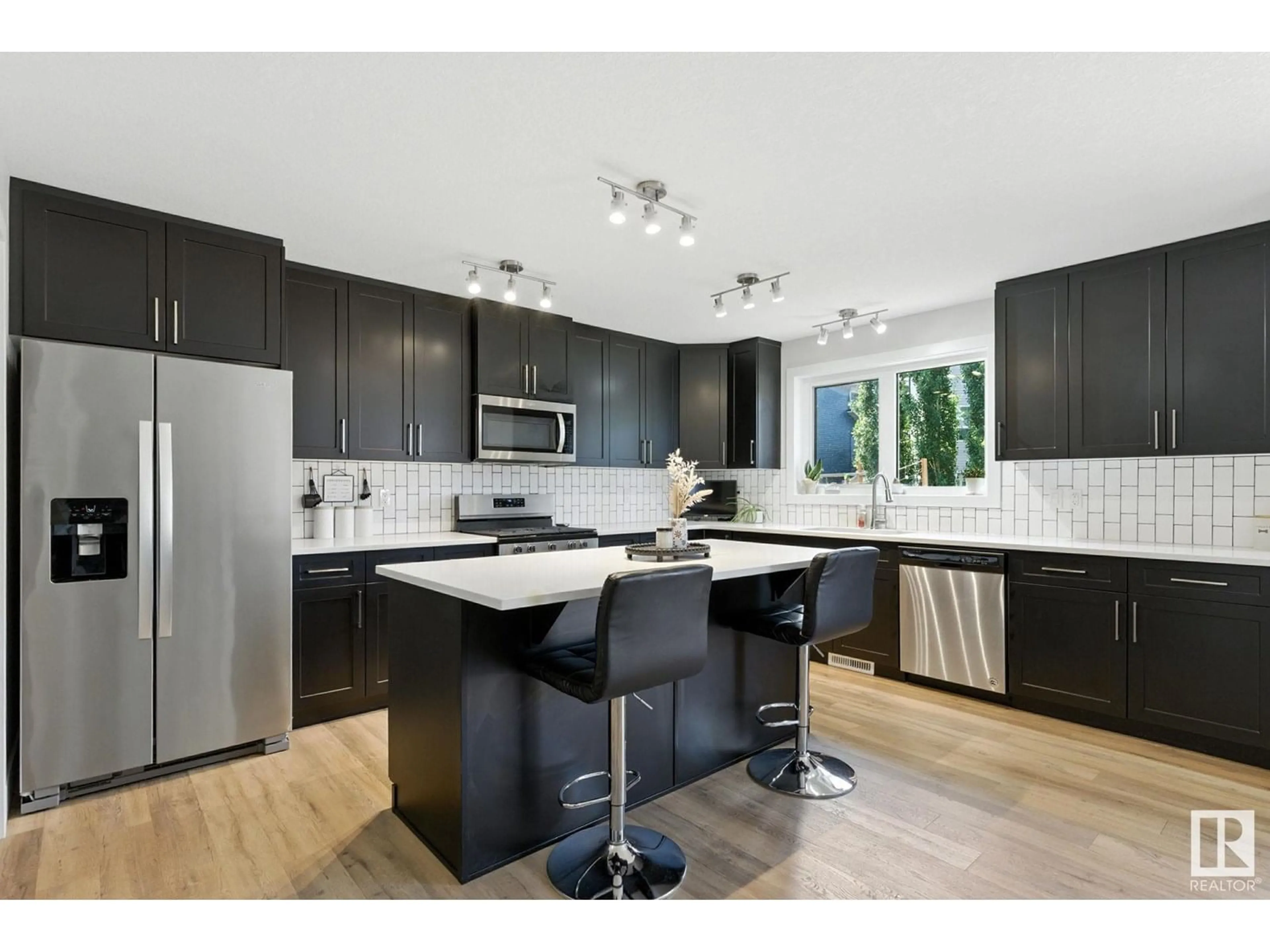 Open concept kitchen, unknown for 117 SPRUCE GARDENS CR, Spruce Grove Alberta T7X0H5