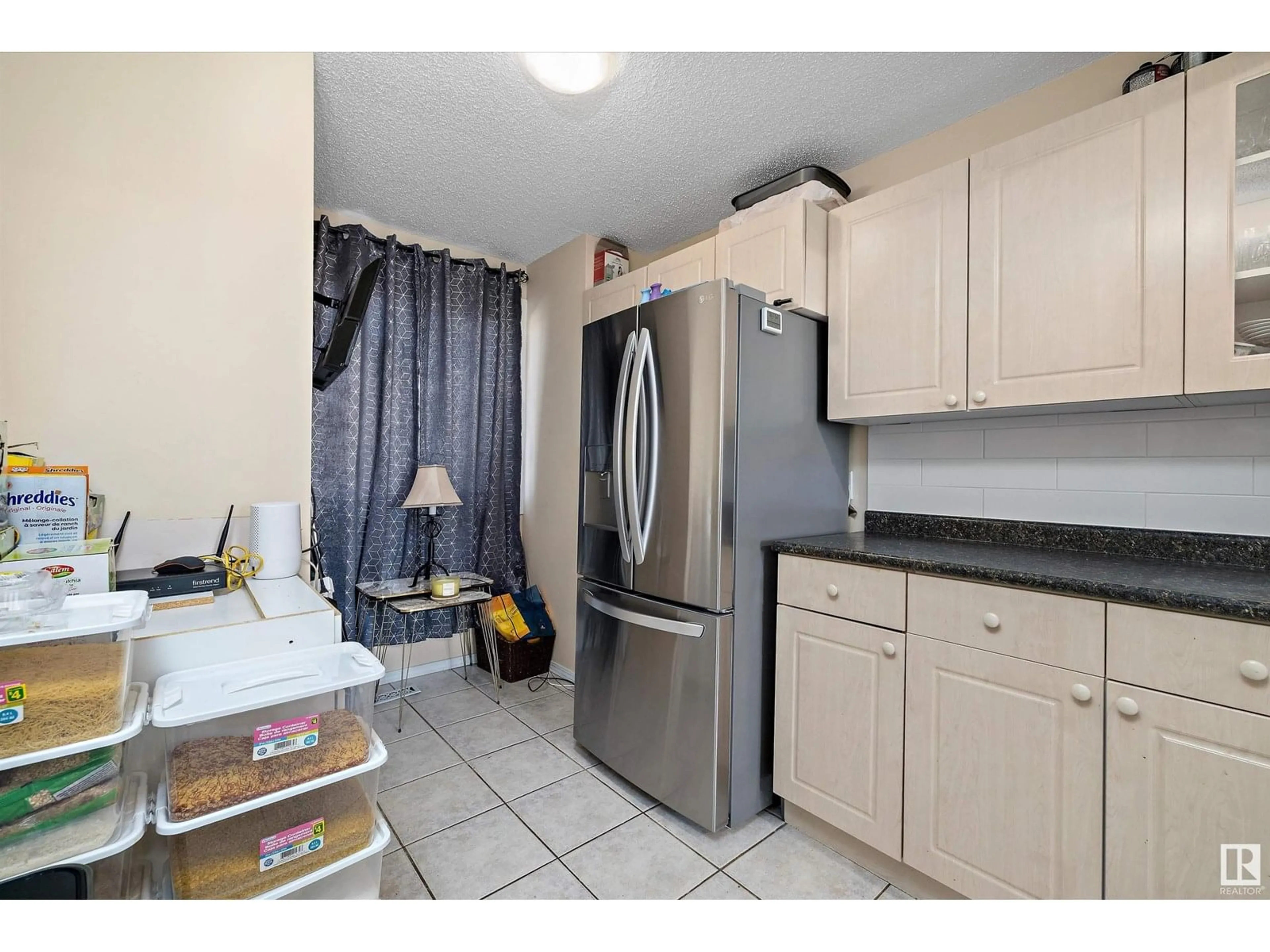 Standard kitchen, unknown for NW - 127 CORNELL CO, Edmonton Alberta T5C3C3