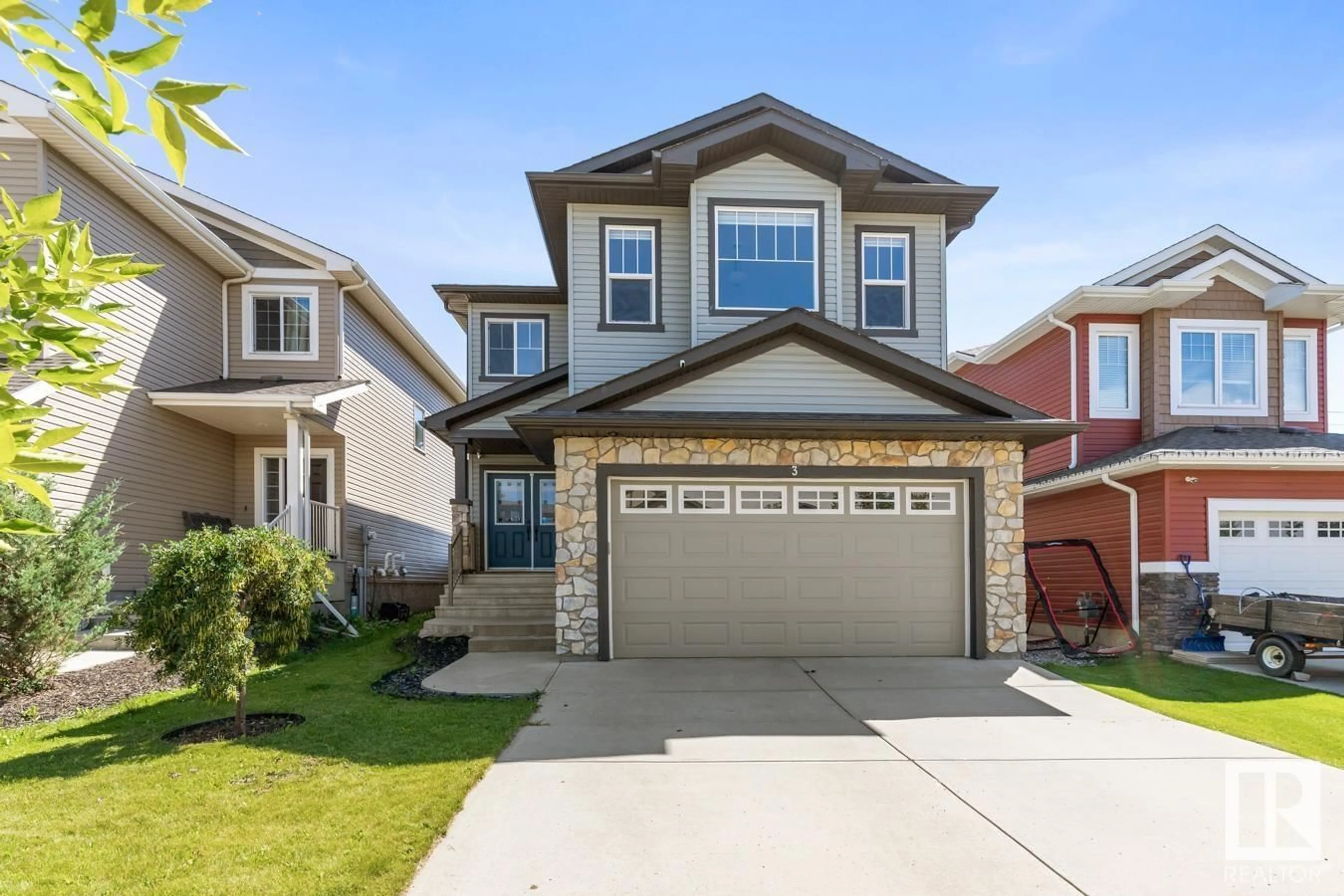 Home with vinyl exterior material, street for 3 SANDALWOOD PL, Leduc Alberta T9E1C2