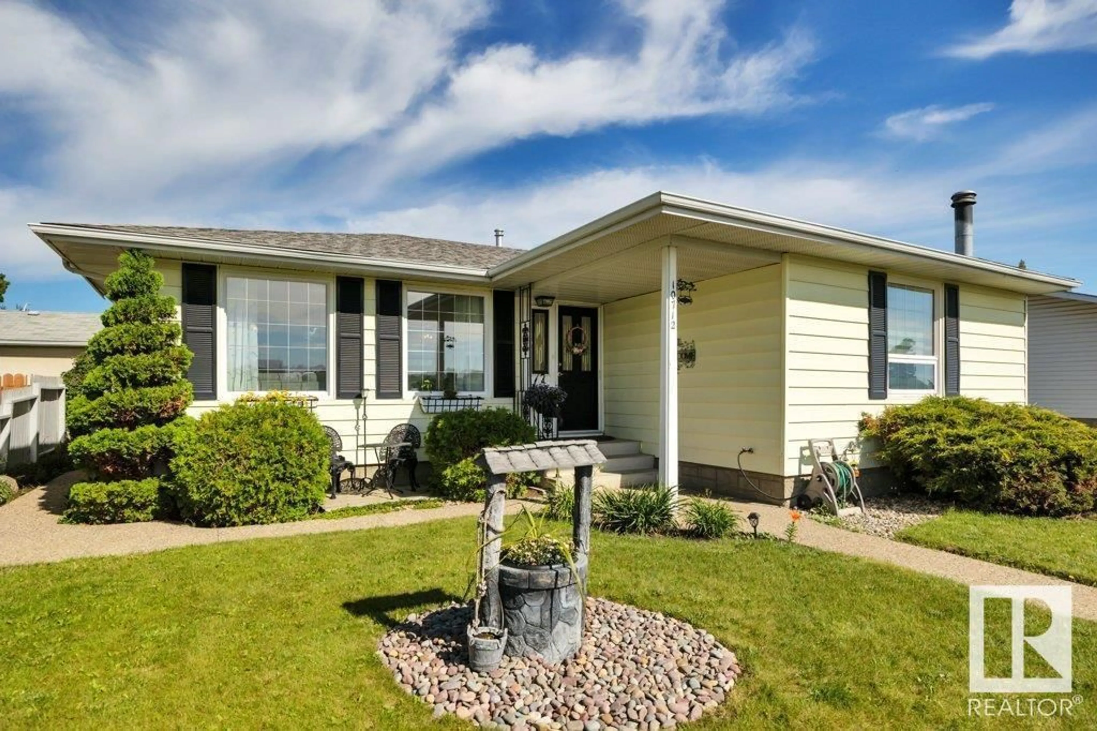 Home with vinyl exterior material, unknown for NW - 10712 30 ST, Edmonton Alberta T5W1V8