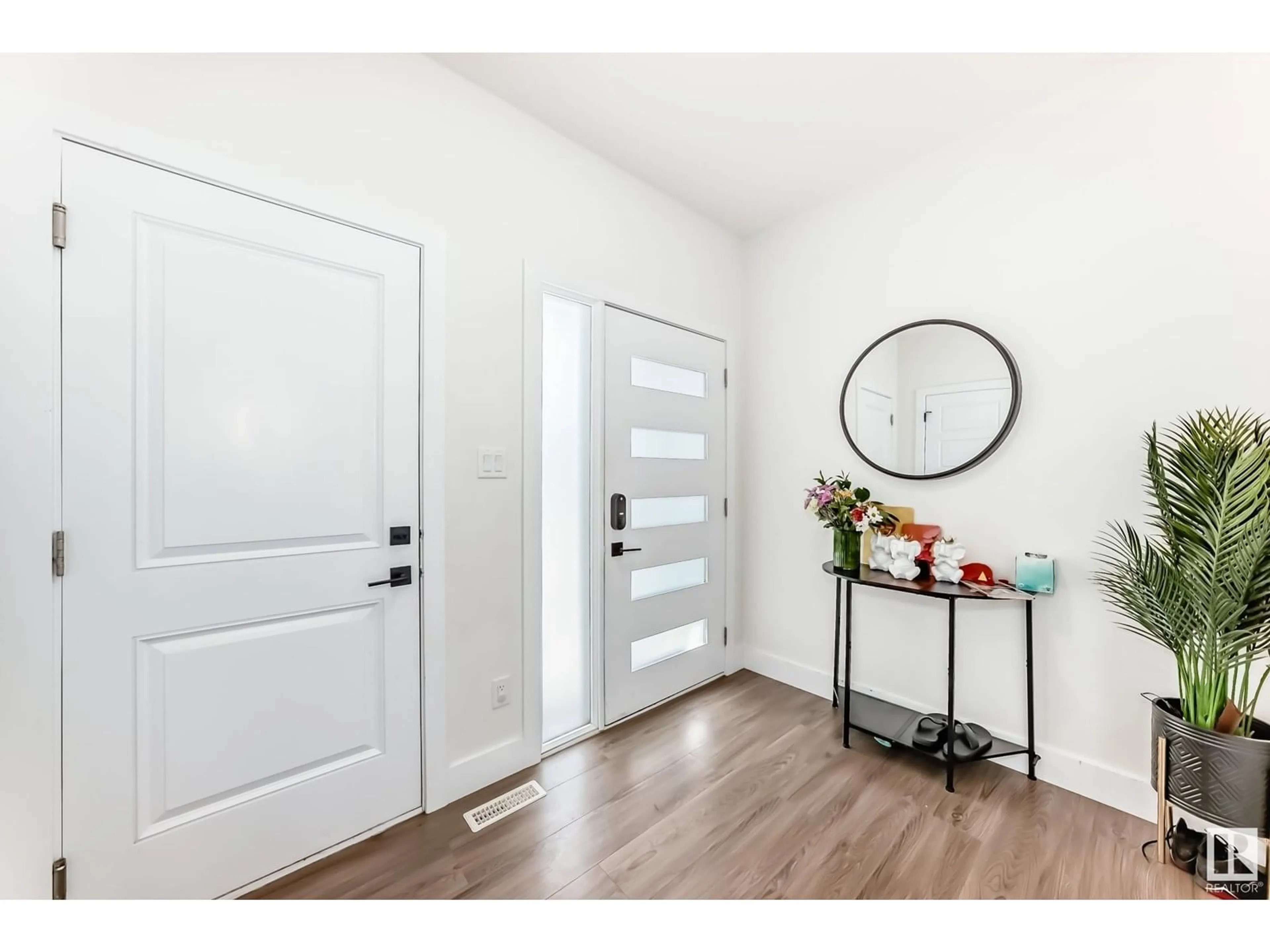 Indoor entryway for NW - 9104 183 AV, Edmonton Alberta T5Z0S6