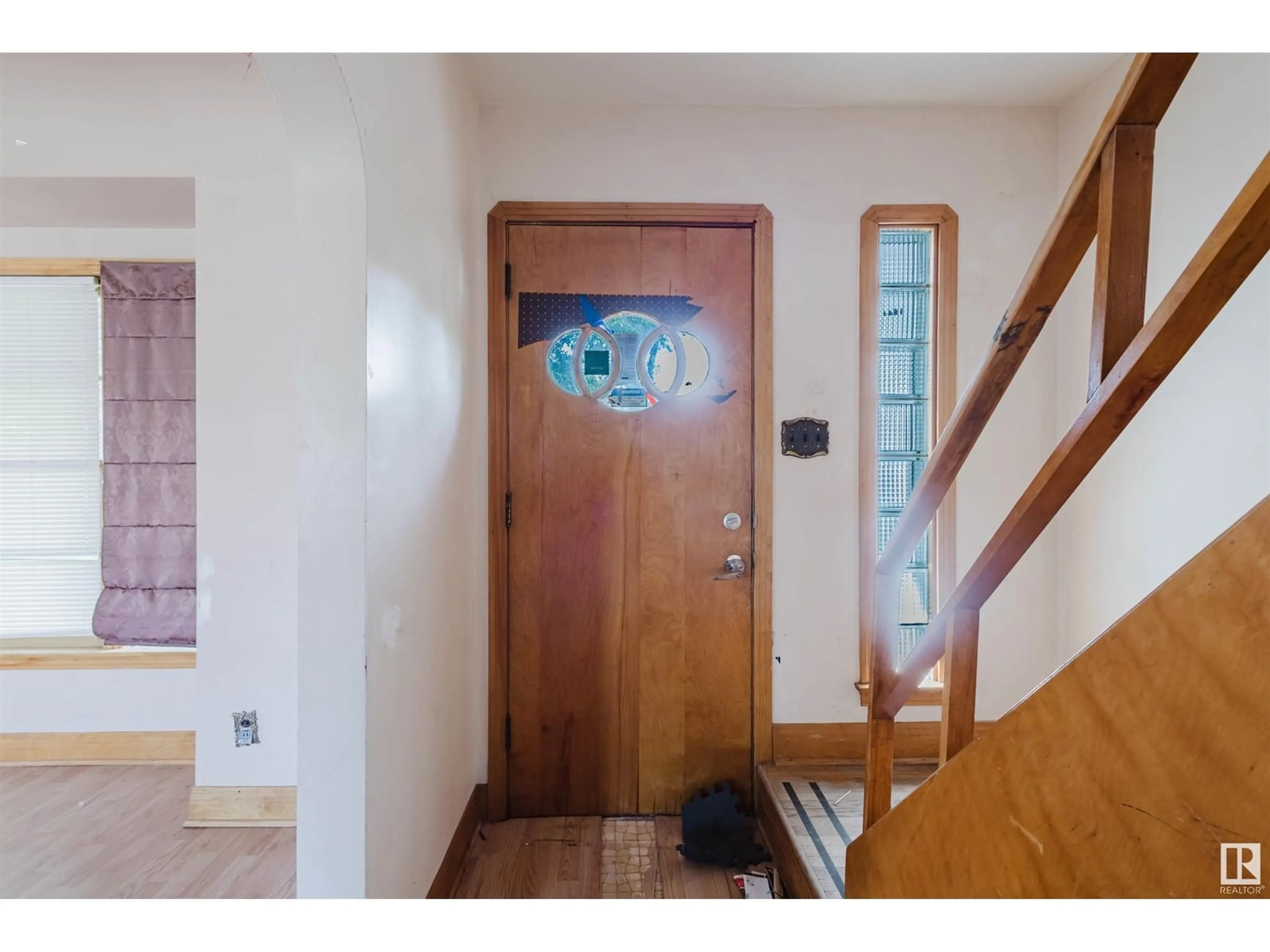 Indoor entryway for 10827 111 ST, Edmonton Alberta T5H3G5