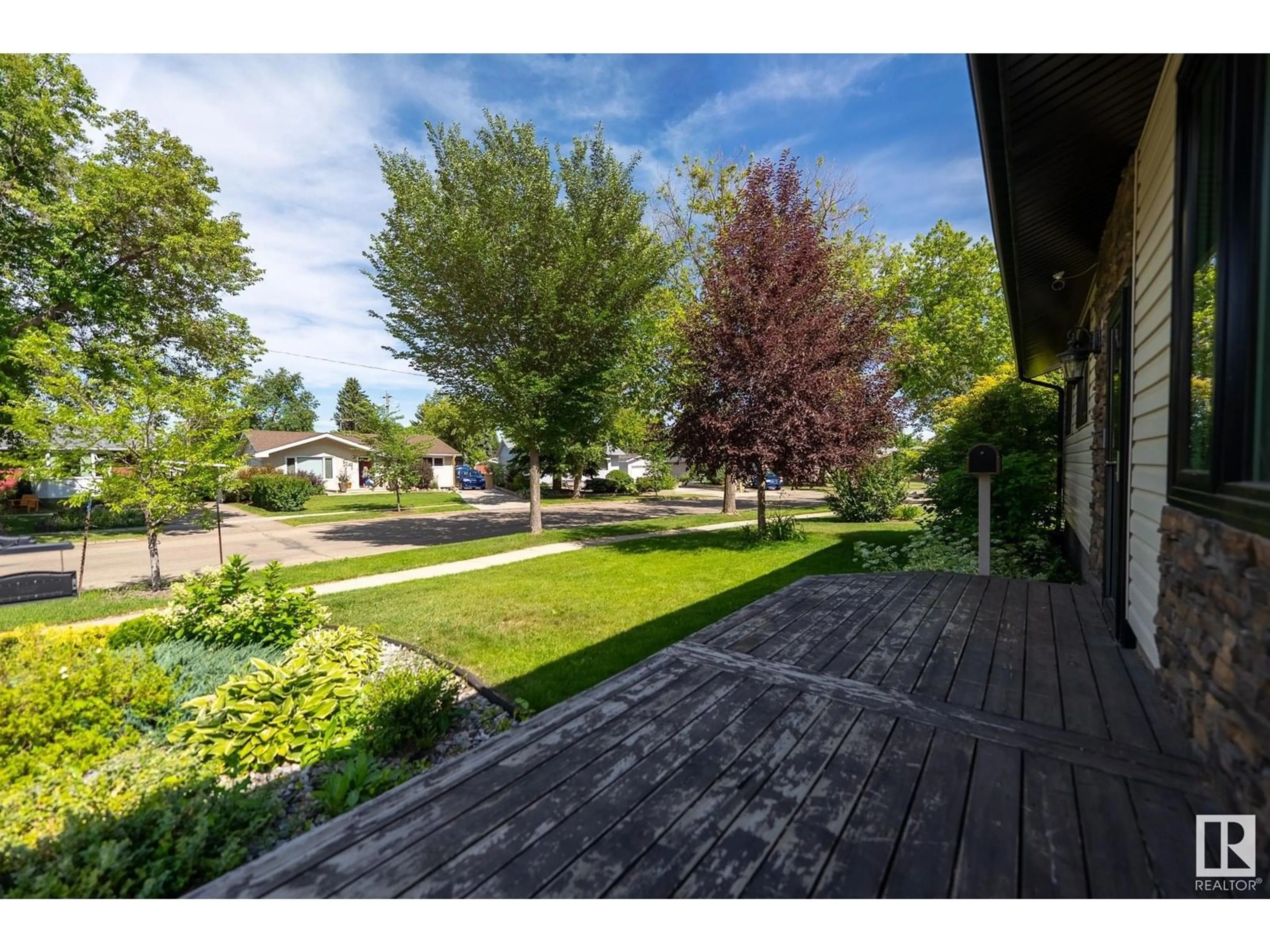 Patio, street for 47 SALISBURY AV, St. Albert Alberta T8N0M2