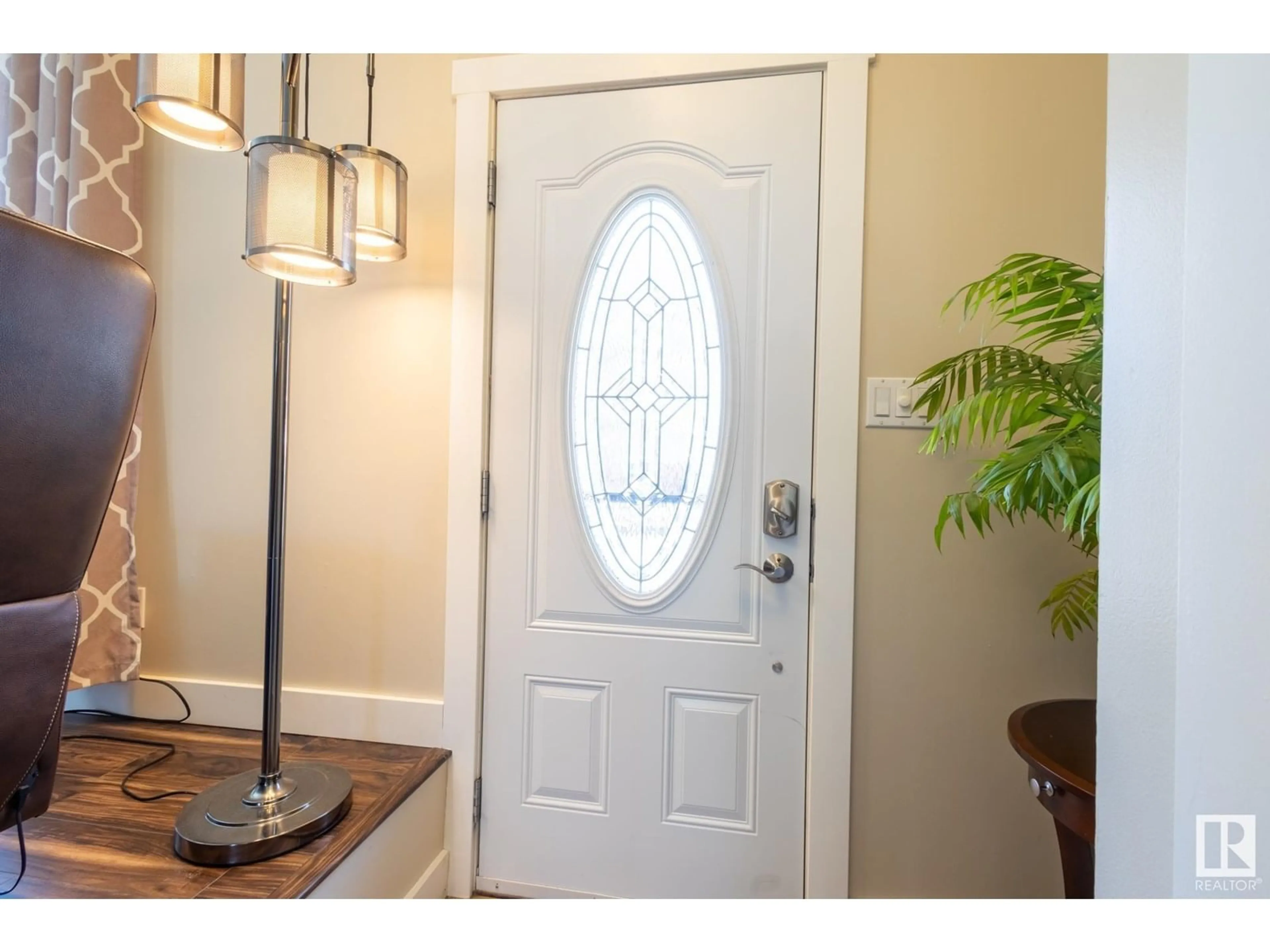 Indoor entryway for 47 SALISBURY AV, St. Albert Alberta T8N0M2