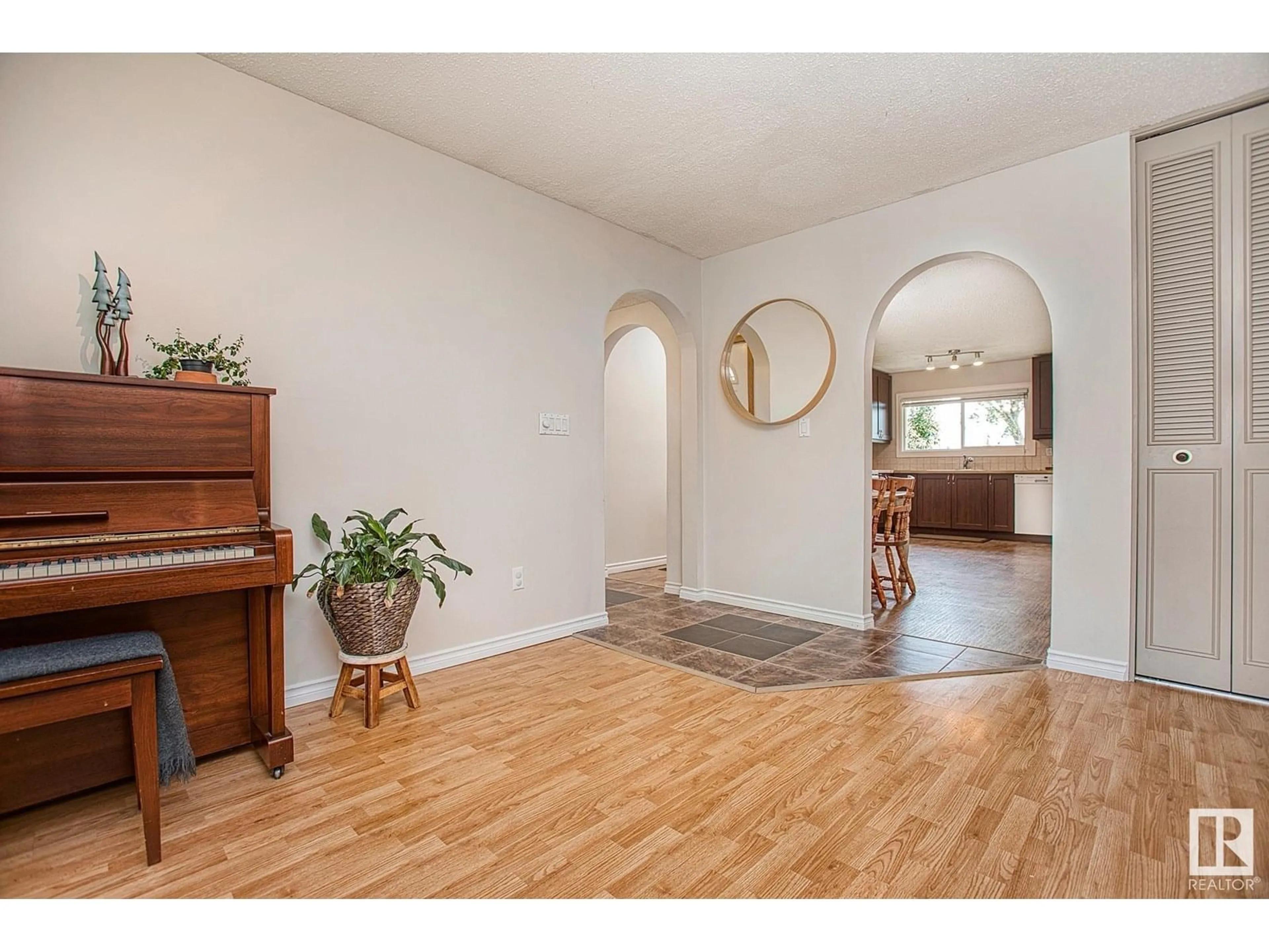Indoor entryway for CO - 7 POINCIANA, Sherwood Park Alberta T8A3J7