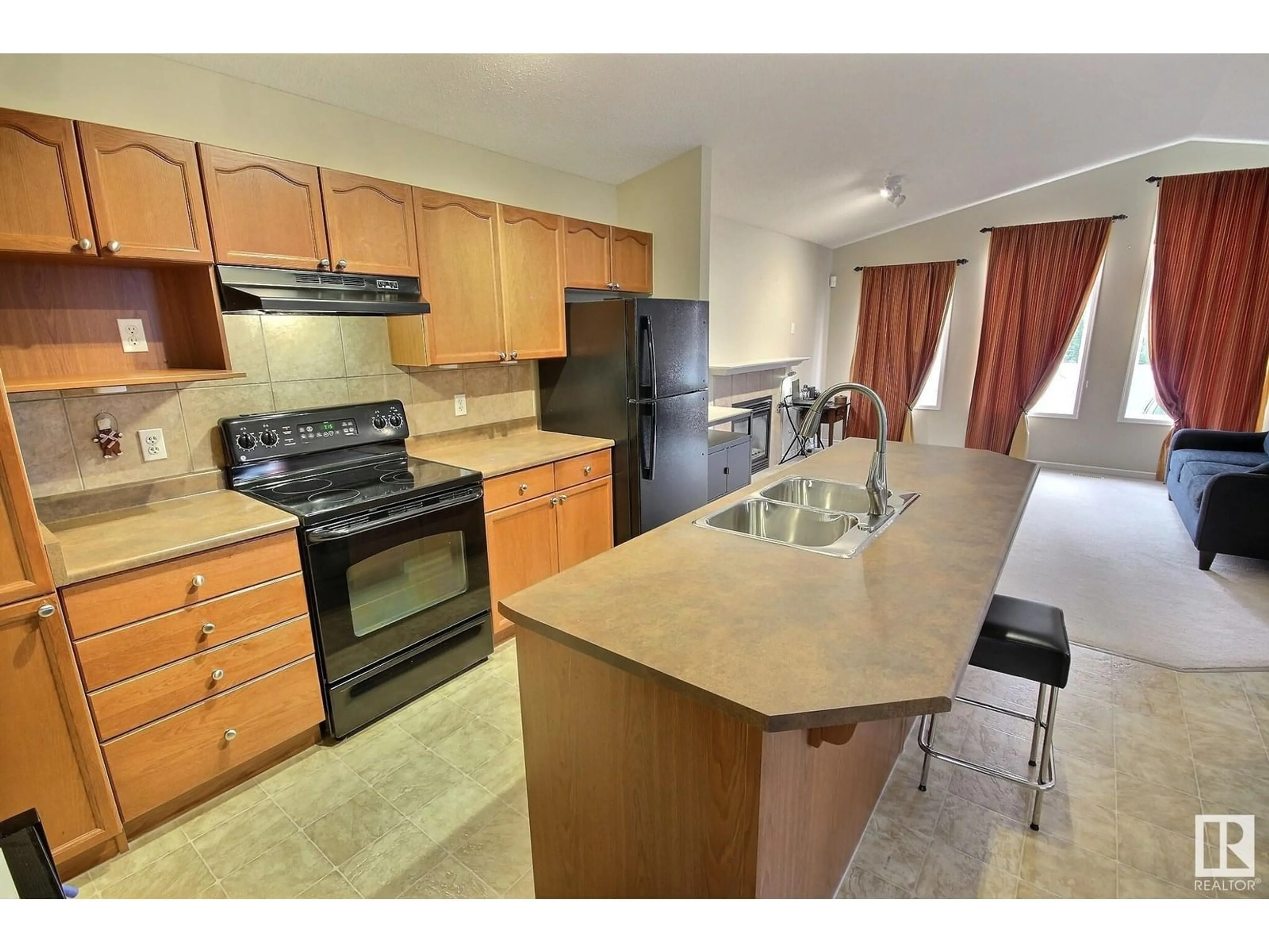 Standard kitchen, unknown for 20107 58 AV, Edmonton Alberta T6M0B4